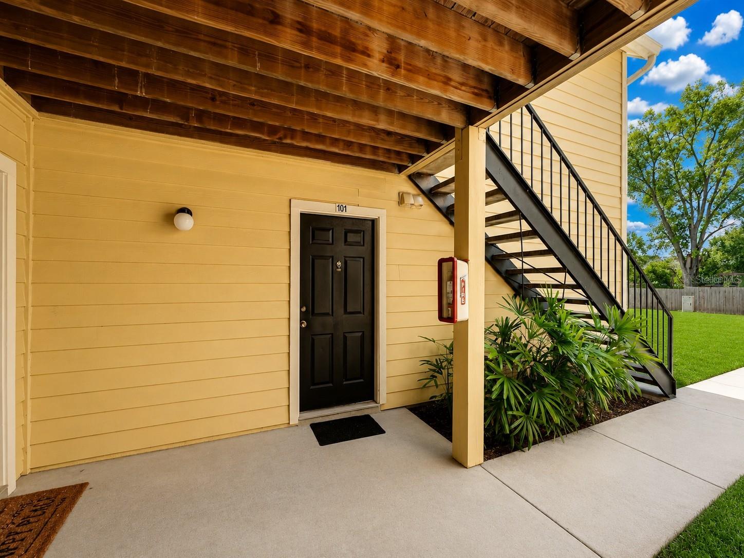 THE GRAND RESERVE CONDO - Residential Lease