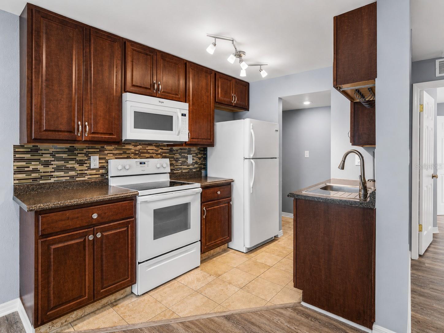 THE GRAND RESERVE CONDO - Residential Lease