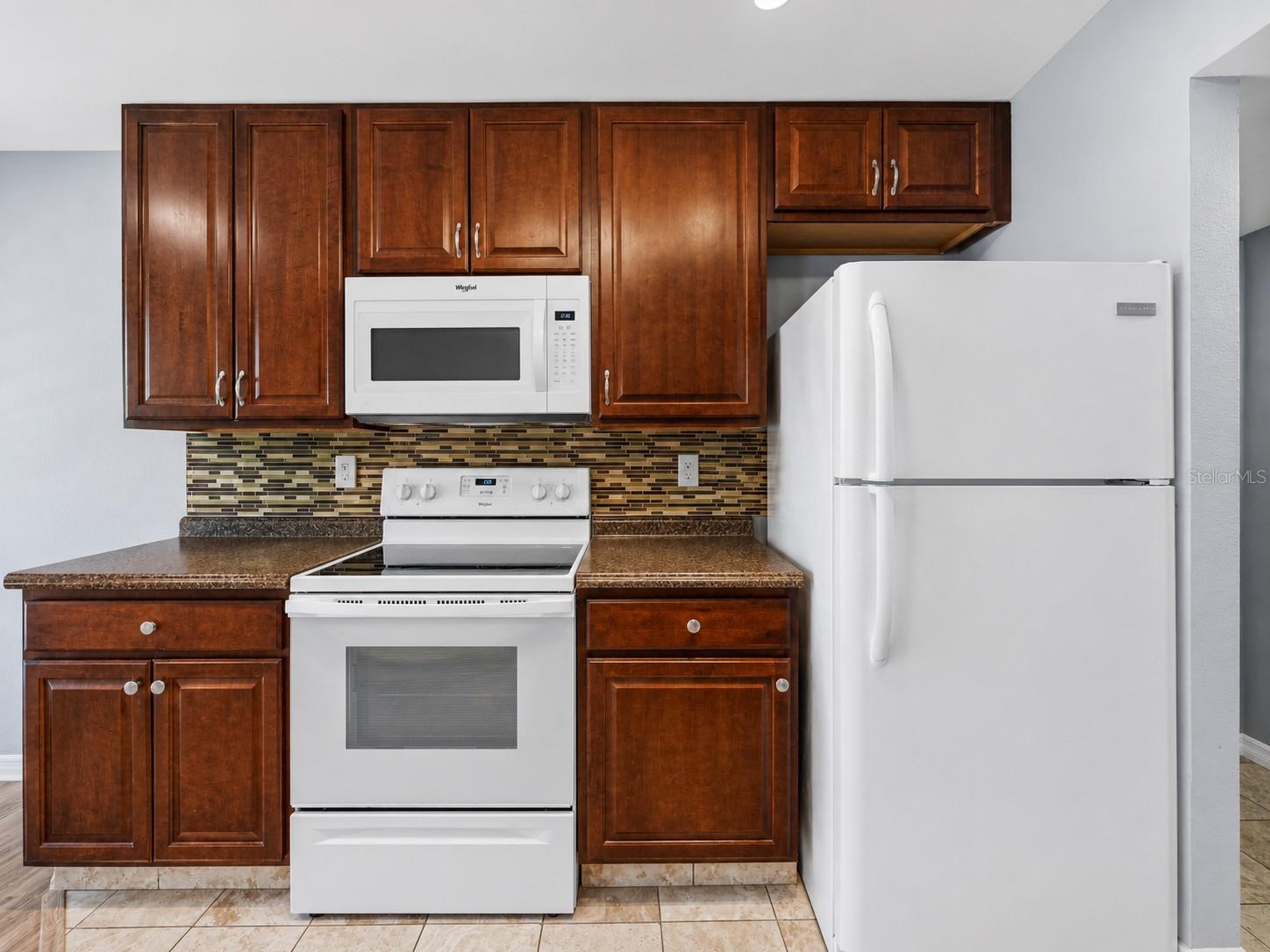 THE GRAND RESERVE CONDO - Residential Lease