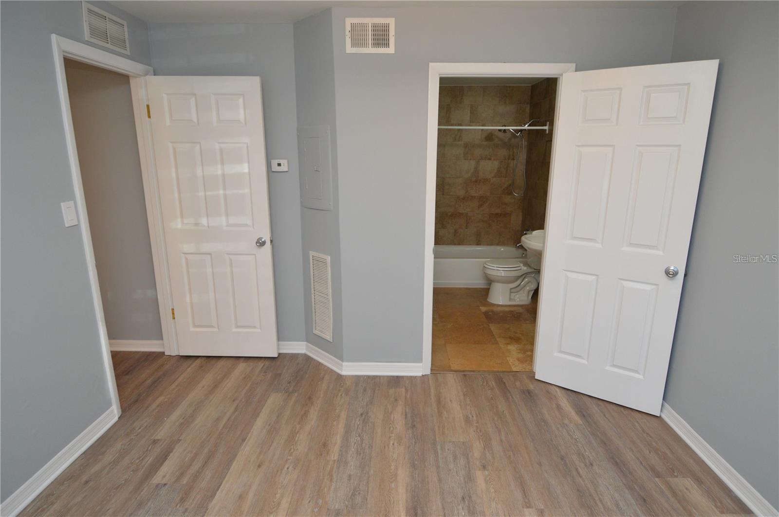 THE GRAND RESERVE CONDO - Residential Lease