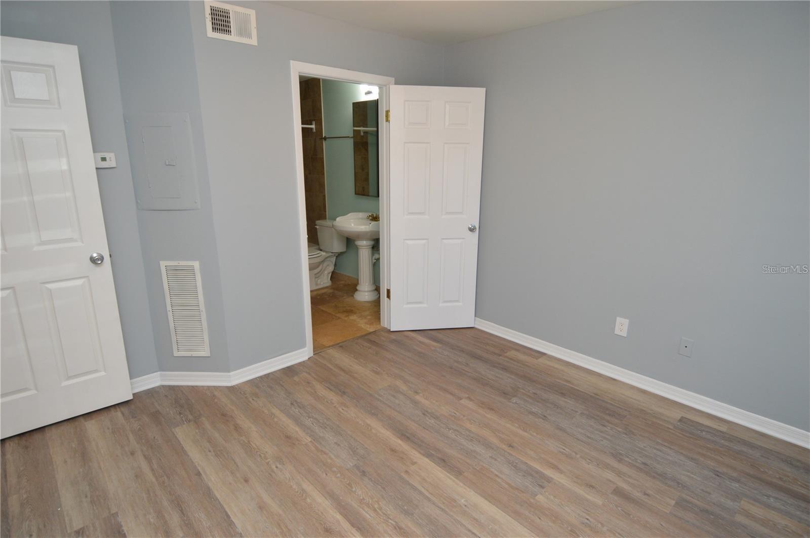 THE GRAND RESERVE CONDO - Residential Lease