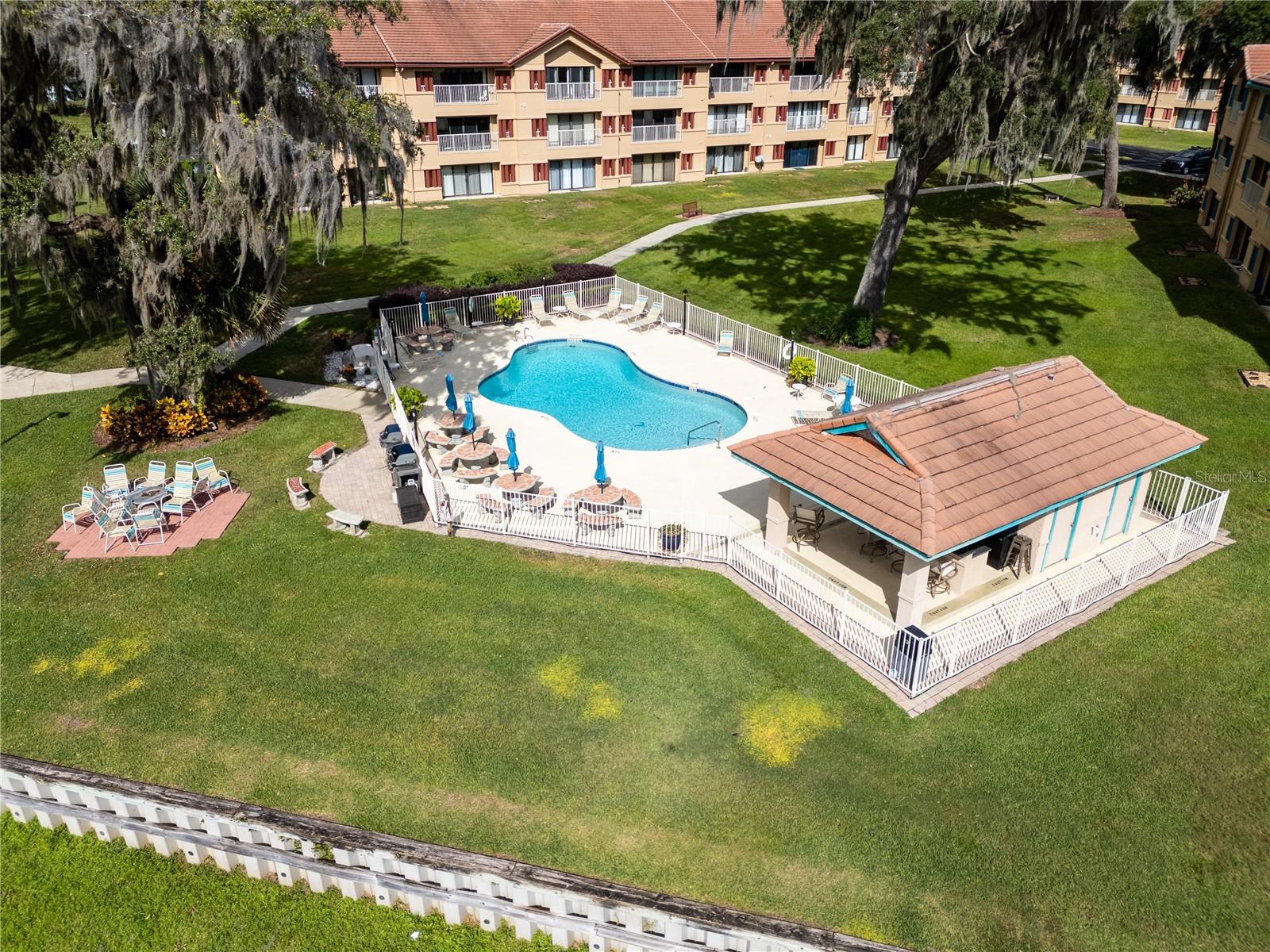 SPORTSMANS LODGE - Residential