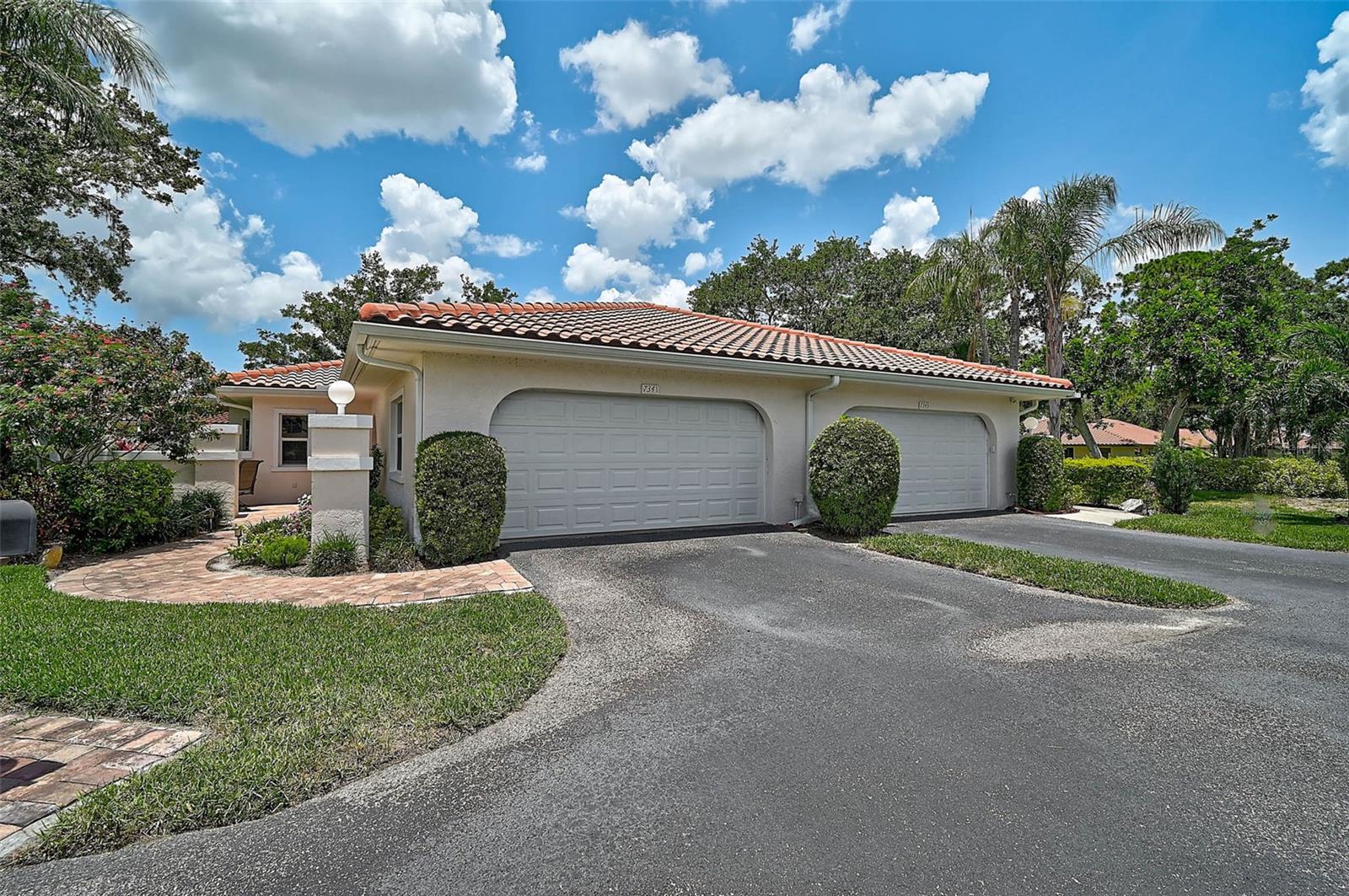 GOLF POINTE AT PALM-AIRE CC SEC III - Residential