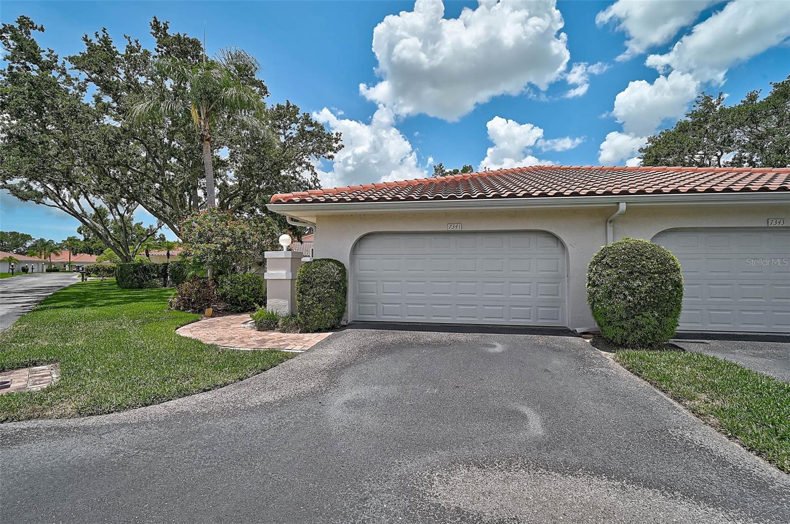 GOLF POINTE AT PALM-AIRE CC SEC III - Residential