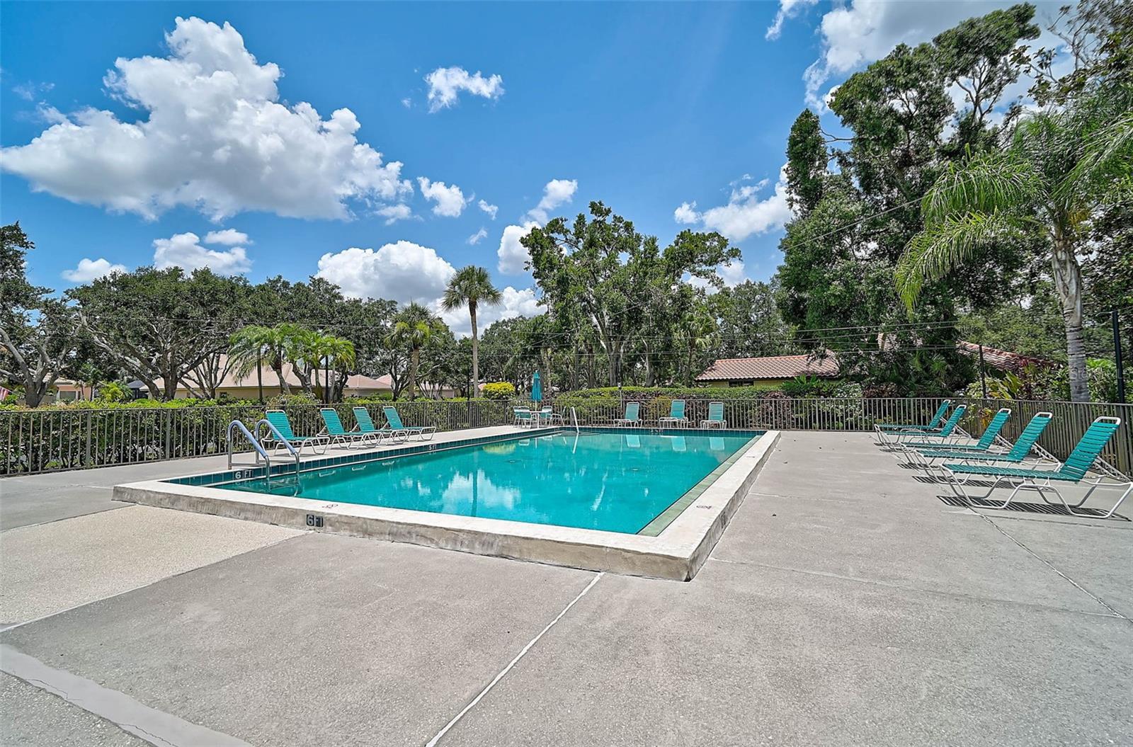 GOLF POINTE AT PALM-AIRE CC SEC III - Residential