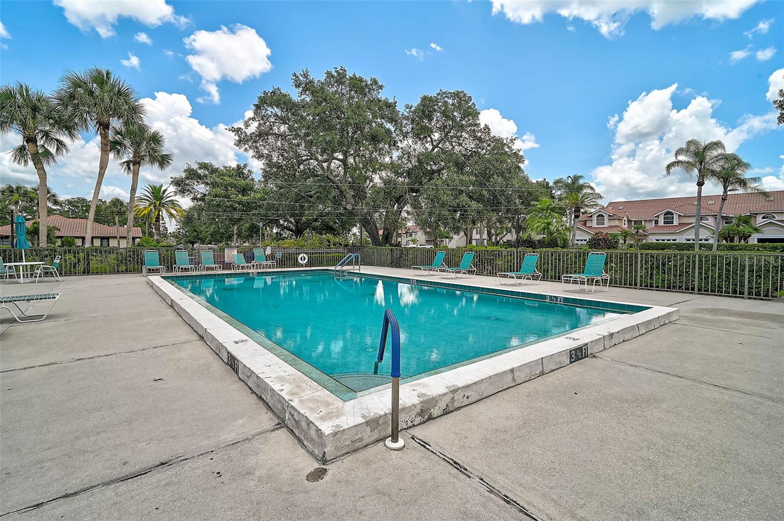 GOLF POINTE AT PALM-AIRE CC SEC III - Residential