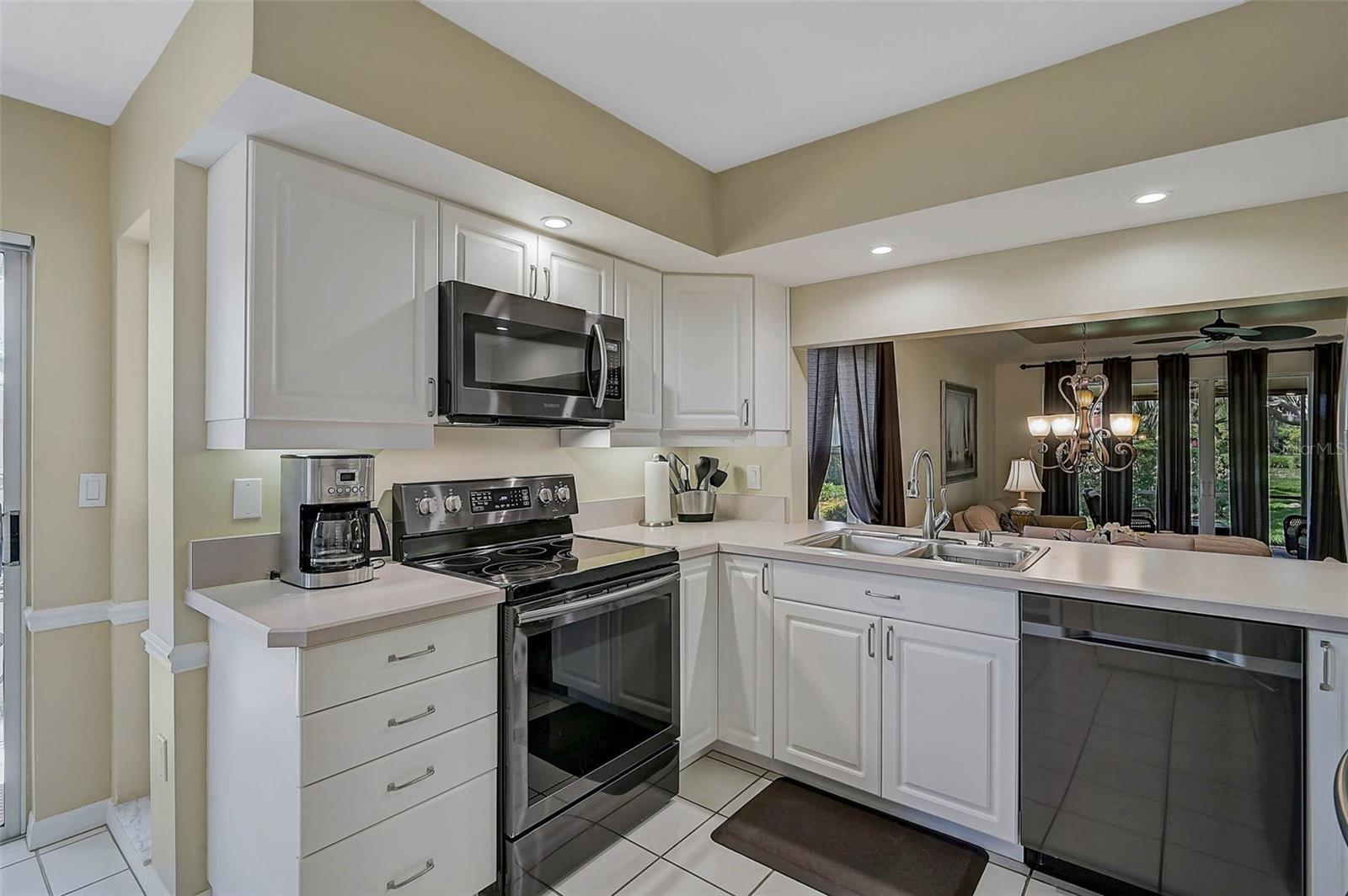GOLF POINTE AT PALM-AIRE CC SEC III - Residential