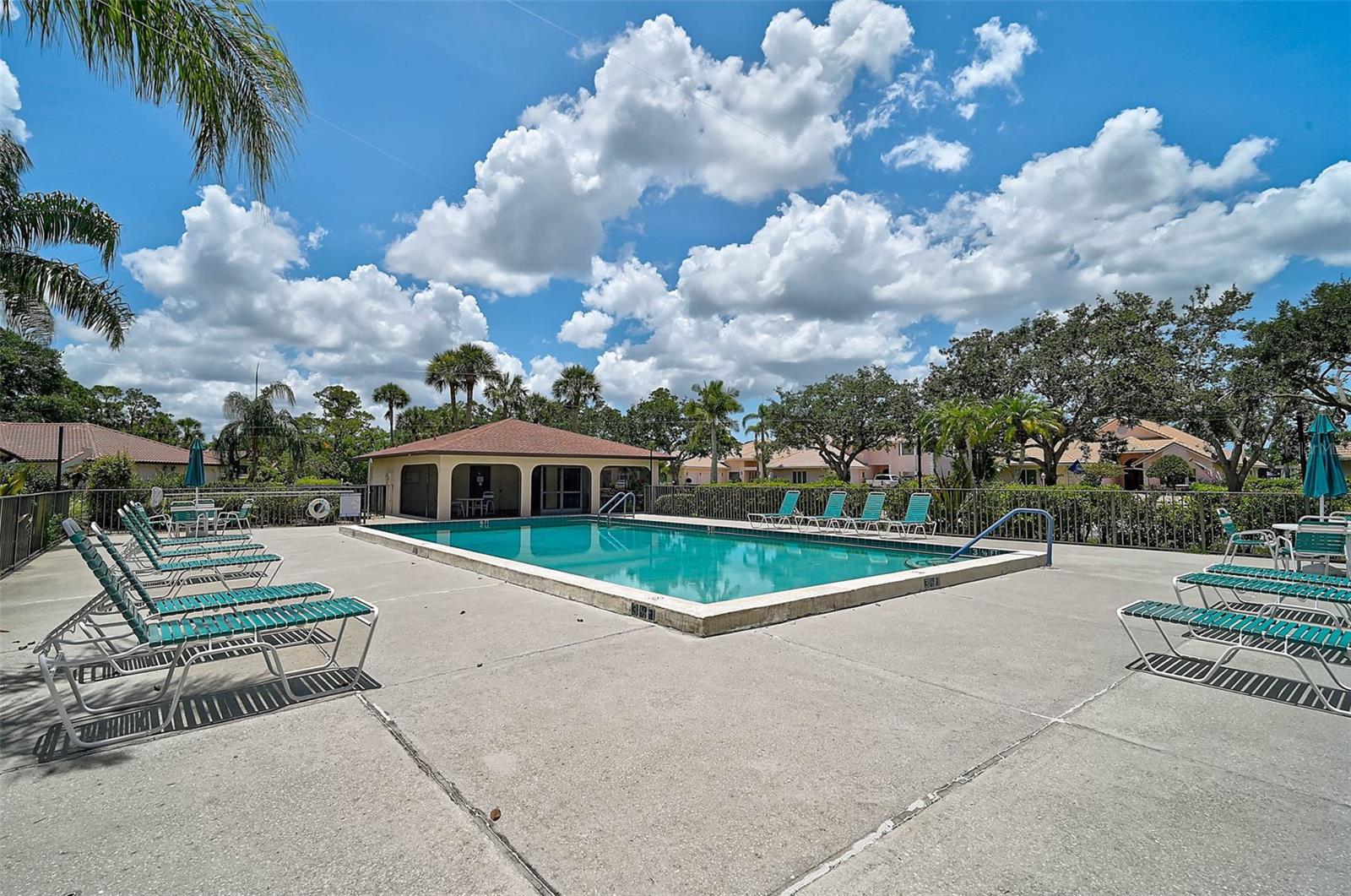 GOLF POINTE AT PALM-AIRE CC SEC III - Residential
