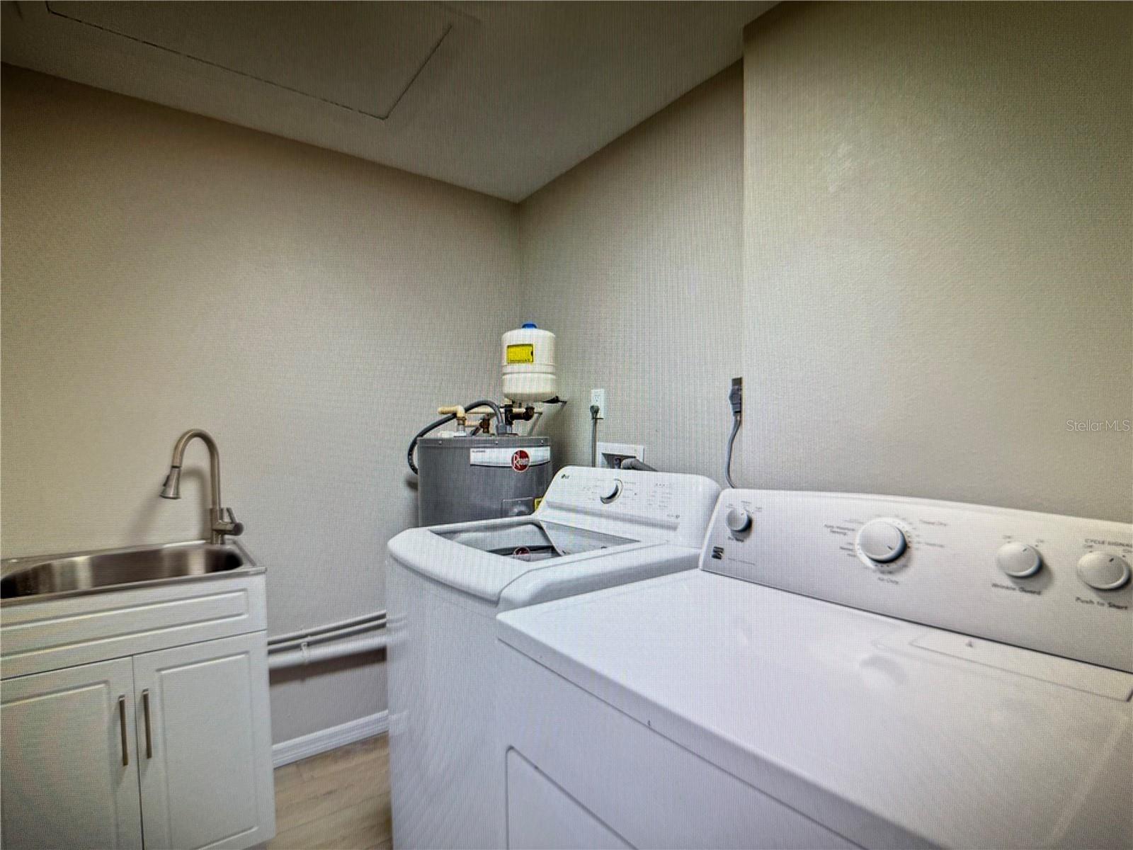 BRENTWOOD ESTATES - Residential Lease