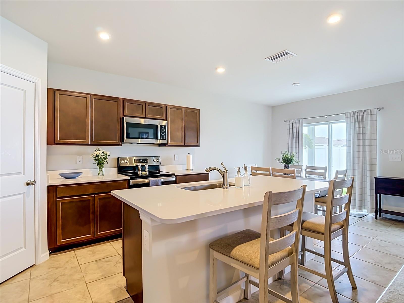 SUNCOAST LNDG PH 1 - Residential