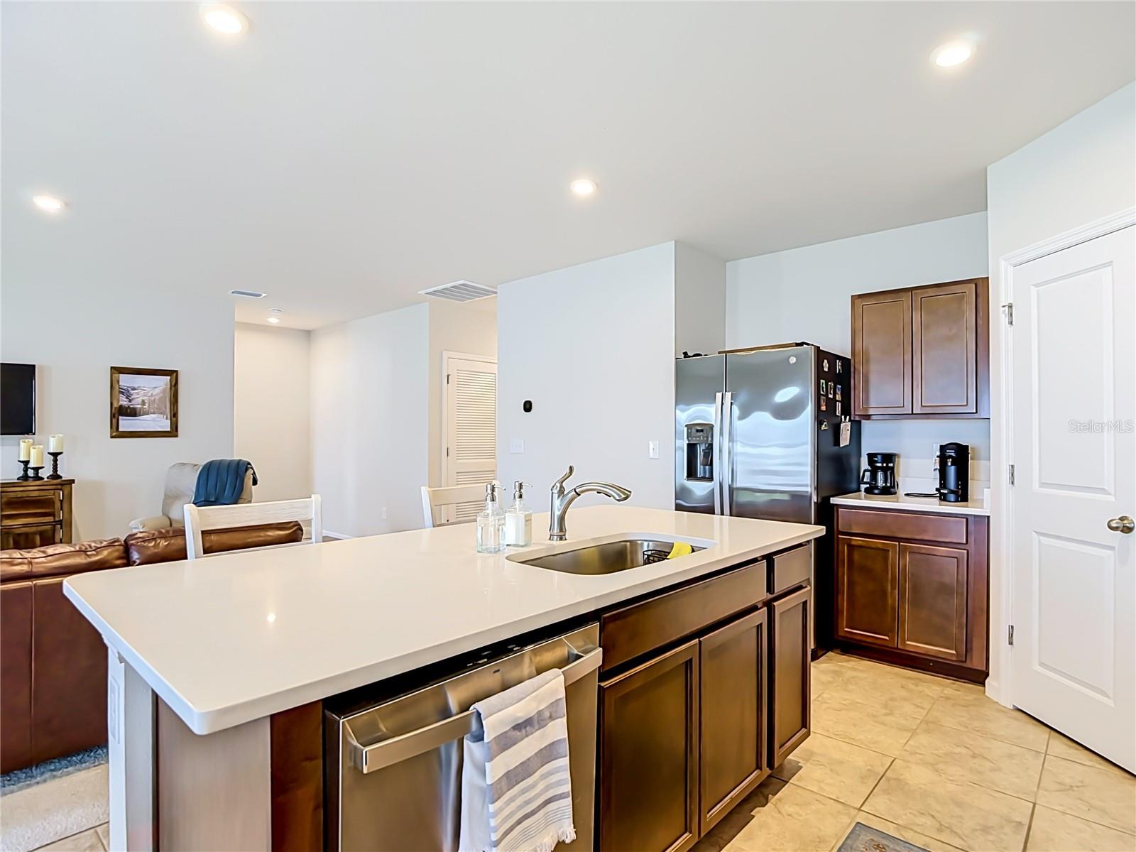 SUNCOAST LNDG PH 1 - Residential