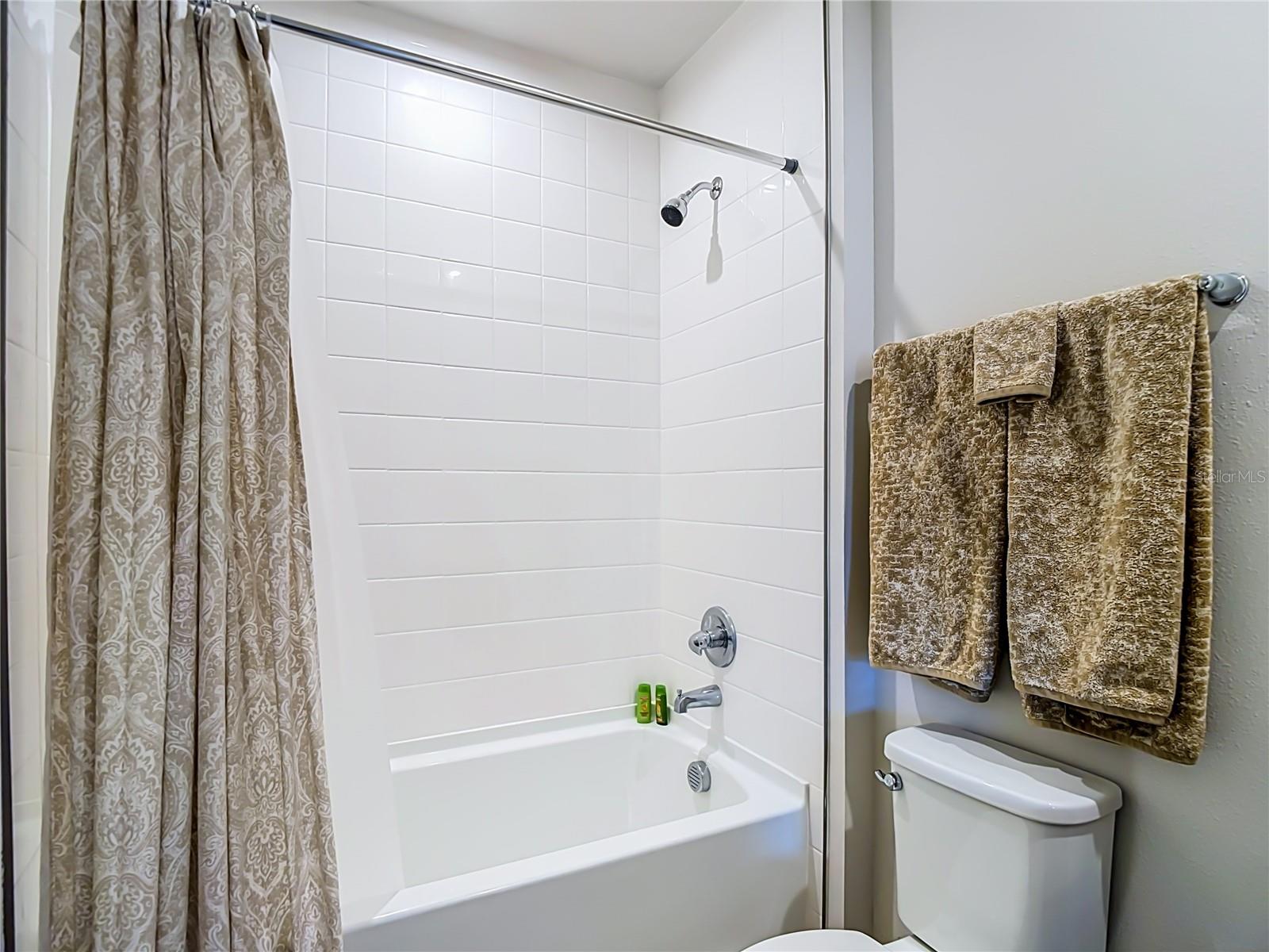 SUNCOAST LNDG PH 1 - Residential