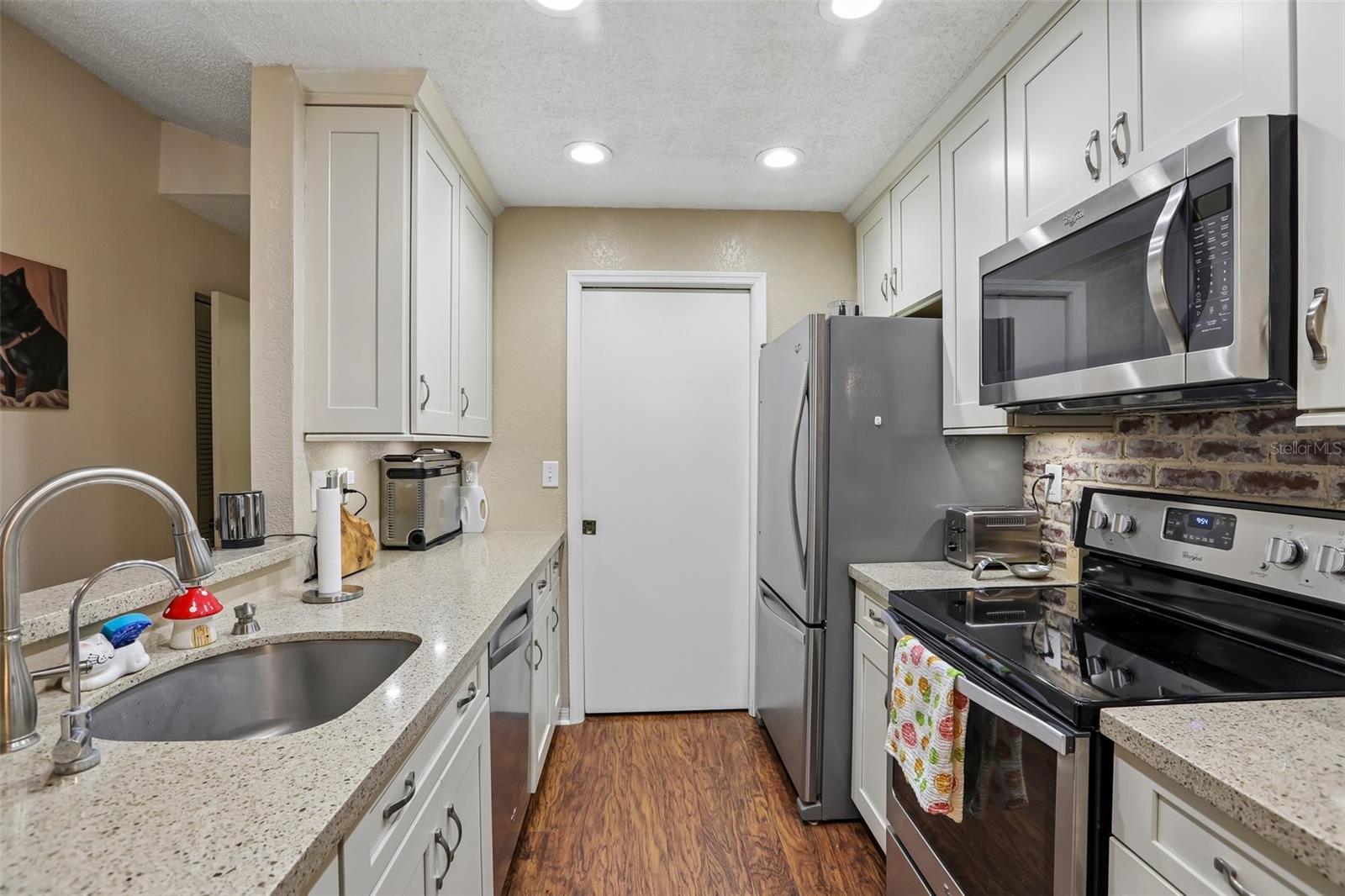 ITOPIA PRIVATE RESIDENCES CONDO - Residential