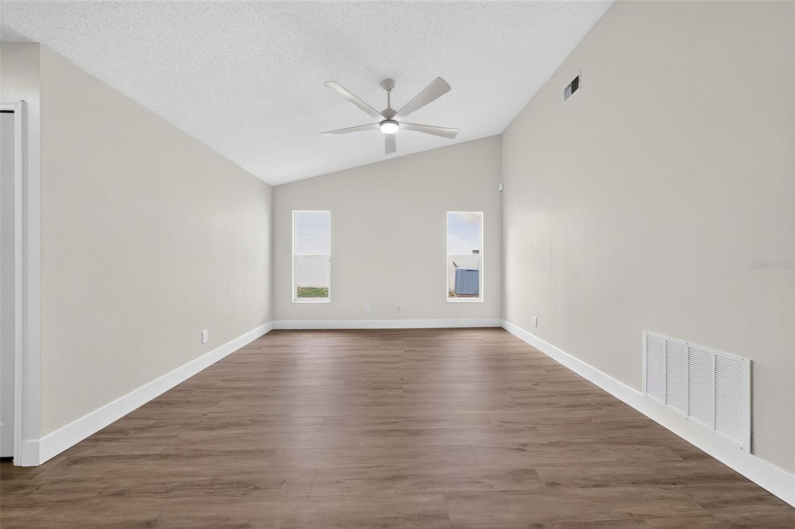 COUNTRY LANDING - Residential