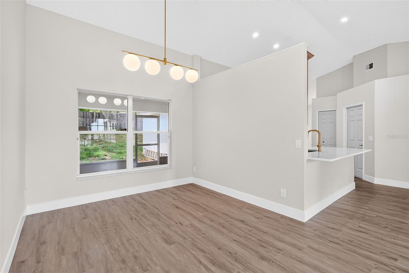 COUNTRY LANDING - Residential