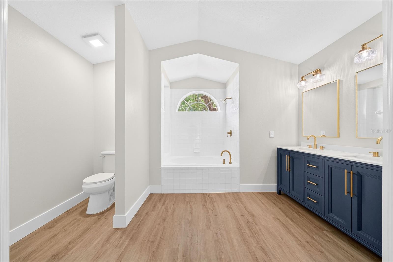 COUNTRY LANDING - Residential