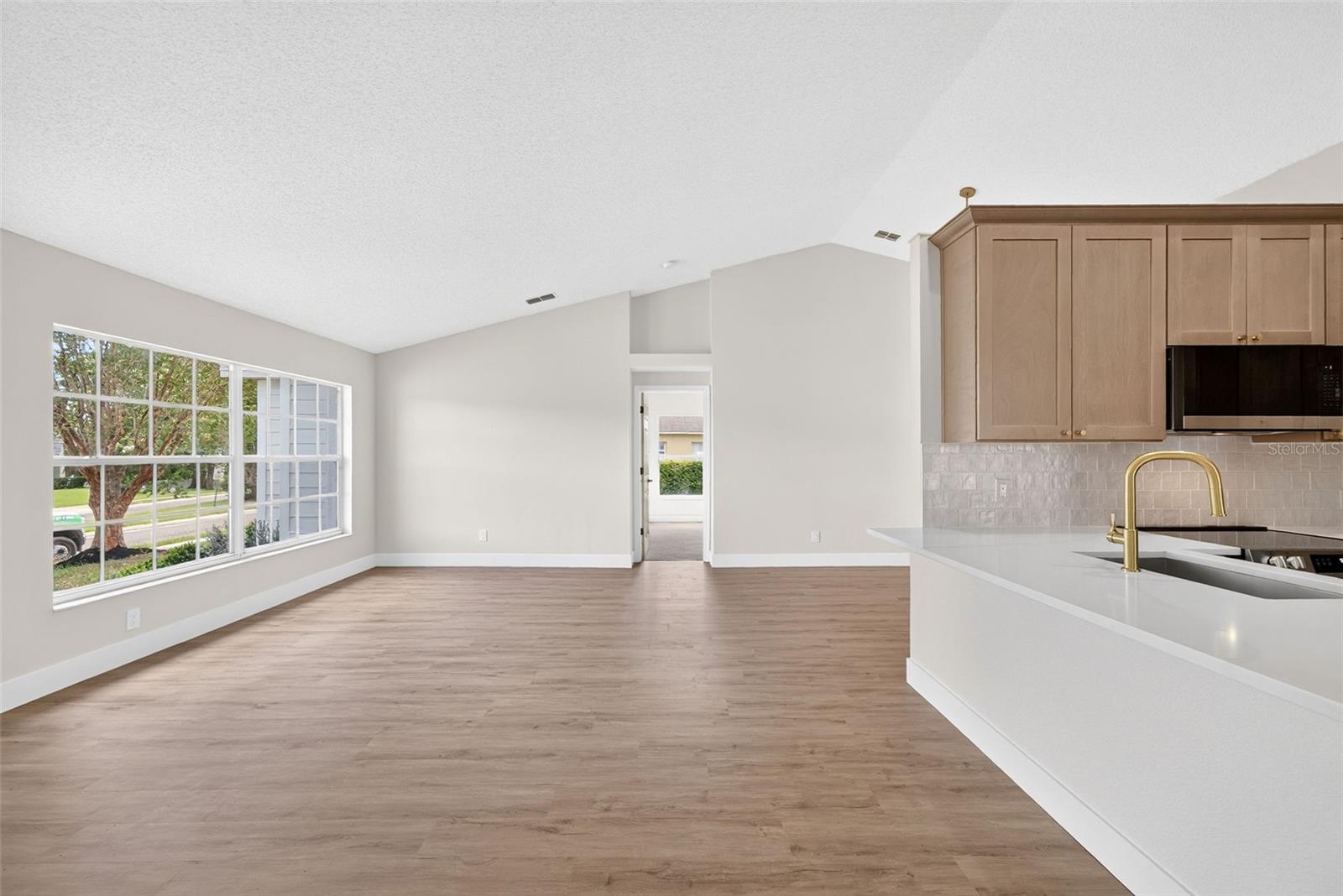 COUNTRY LANDING - Residential