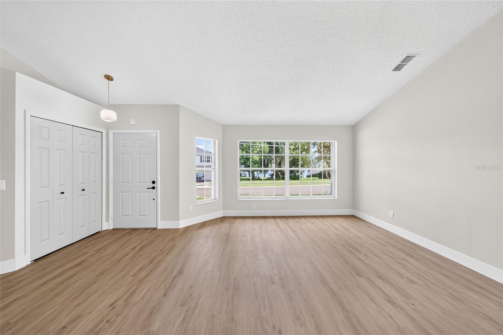 COUNTRY LANDING - Residential