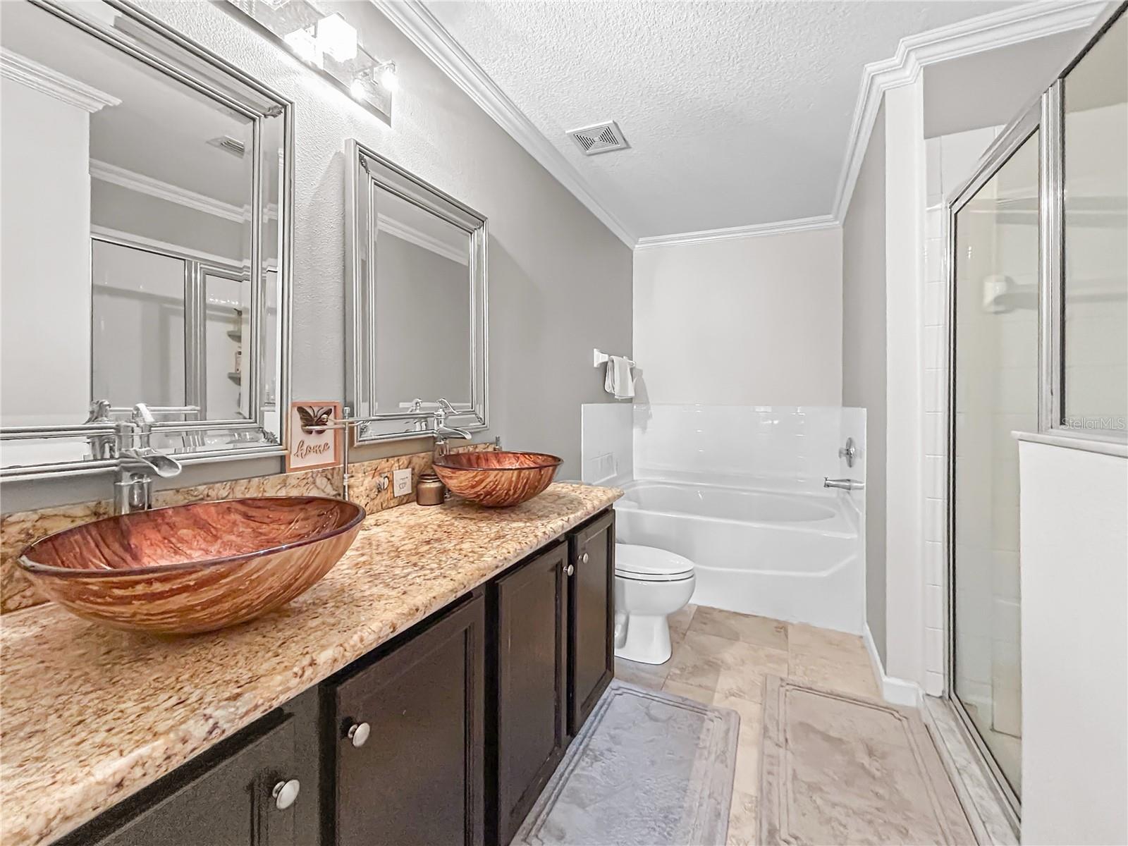 NASSAU POINTE TWNHOMES AT HERI - Residential