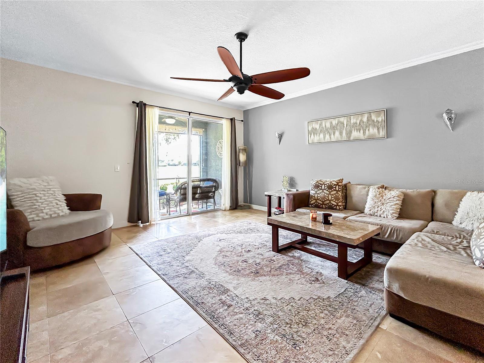 NASSAU POINTE TWNHOMES AT HERI - Residential