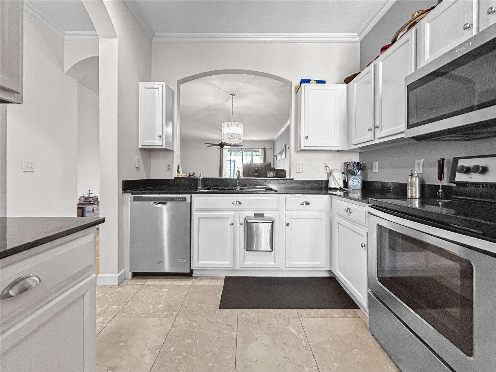 NASSAU POINTE TWNHOMES AT HERI - Residential
