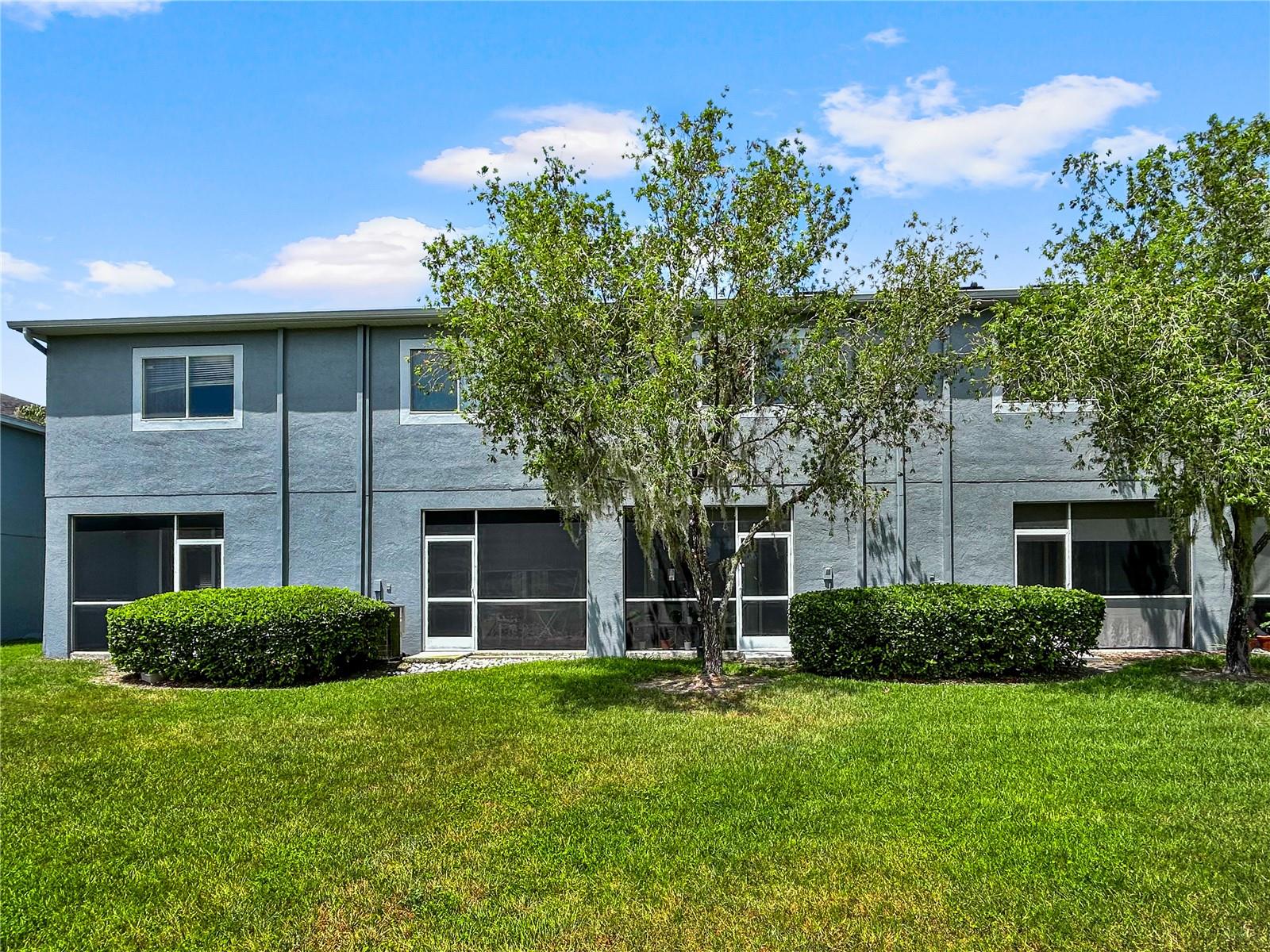 NASSAU POINTE TWNHOMES AT HERI - Residential