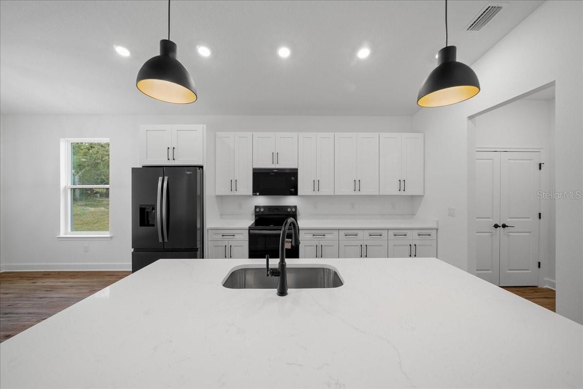 ROYAL HIGHLANDS - Residential