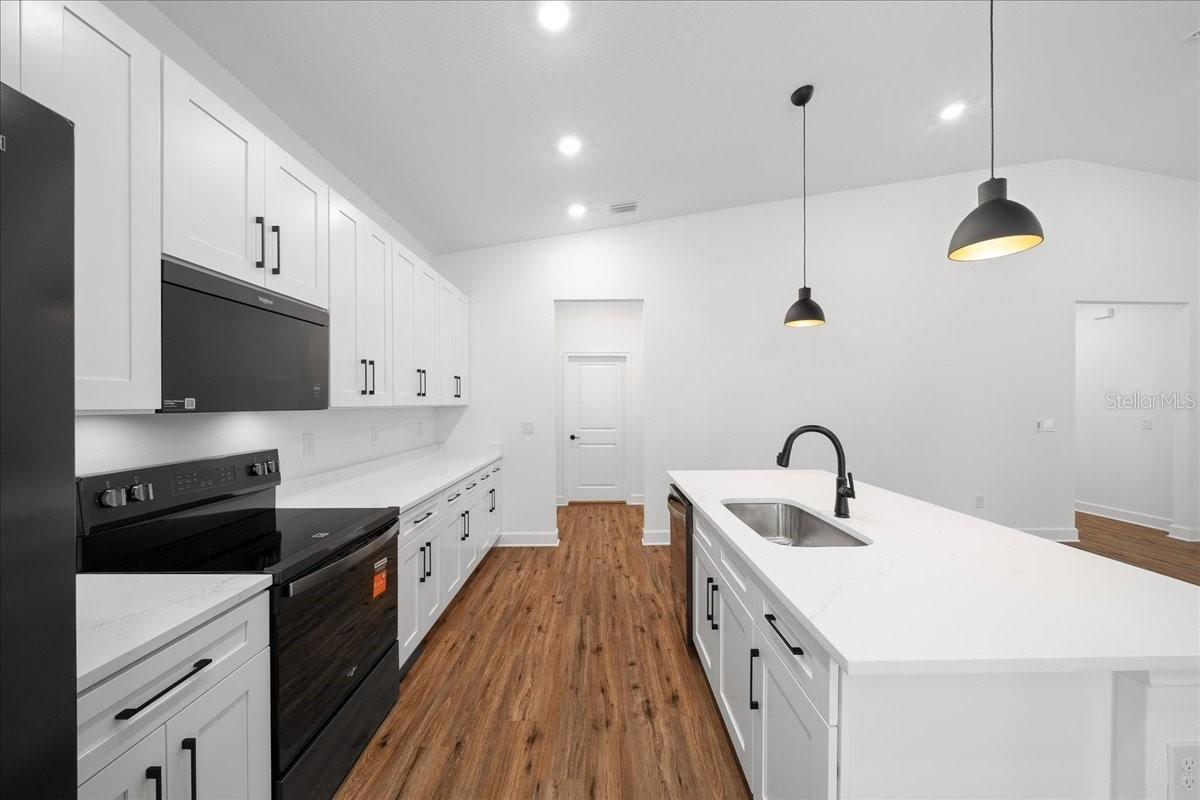 ROYAL HIGHLANDS - Residential