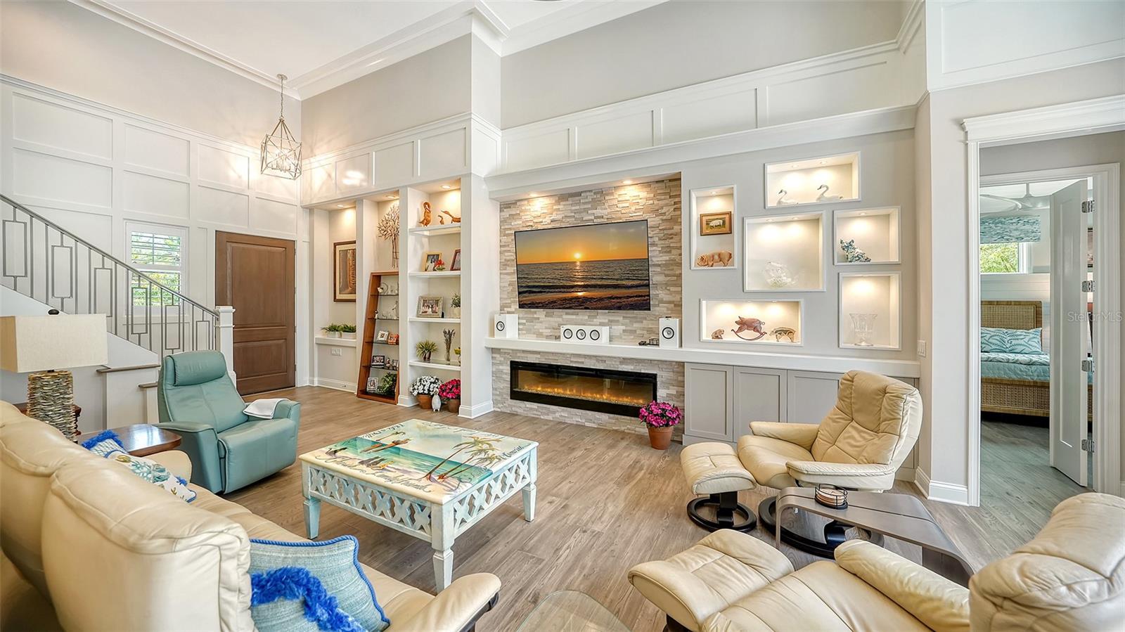PARADISE SHORES - Residential