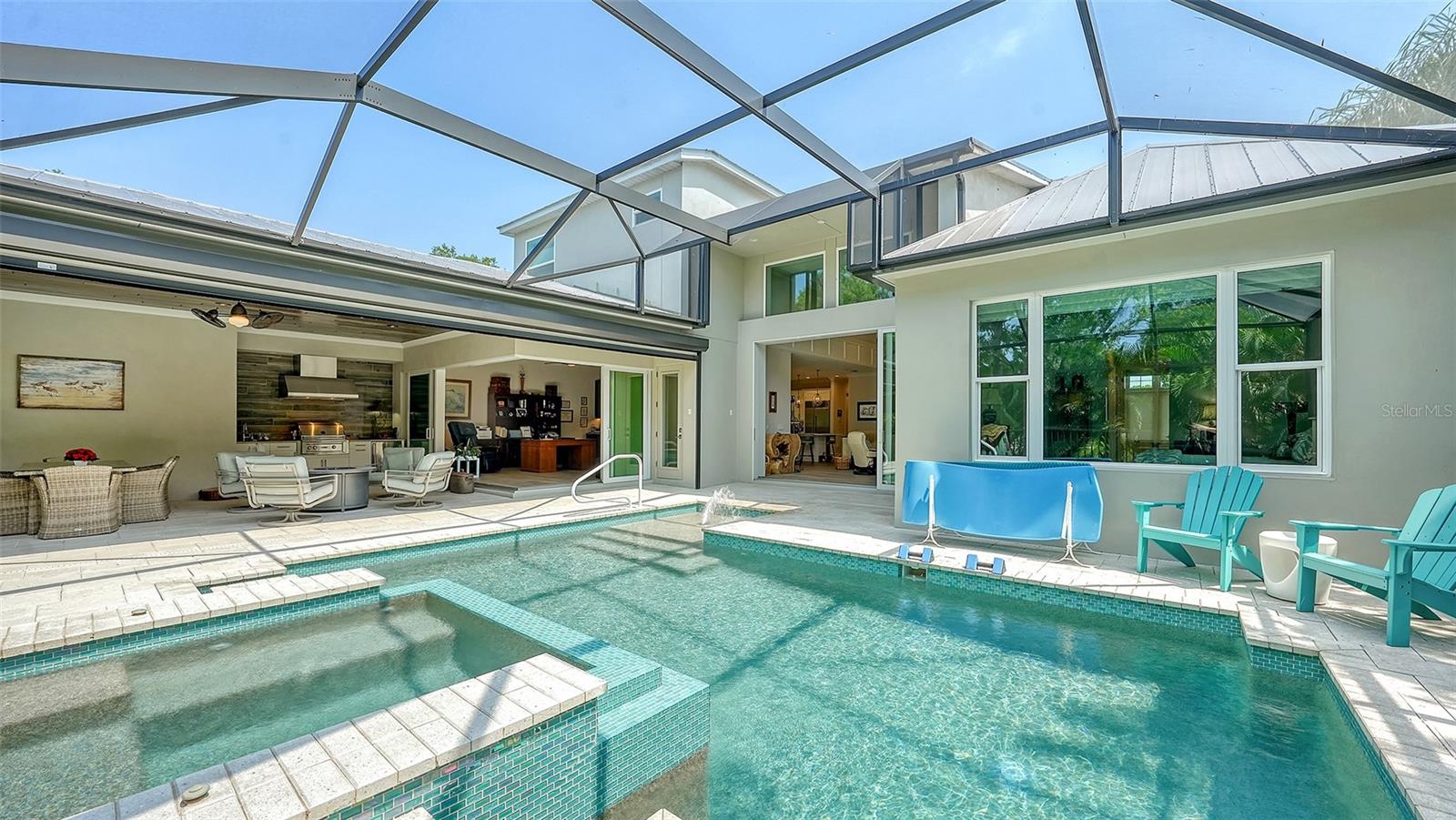 PARADISE SHORES - Residential