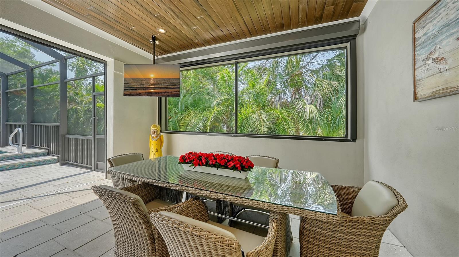 PARADISE SHORES - Residential