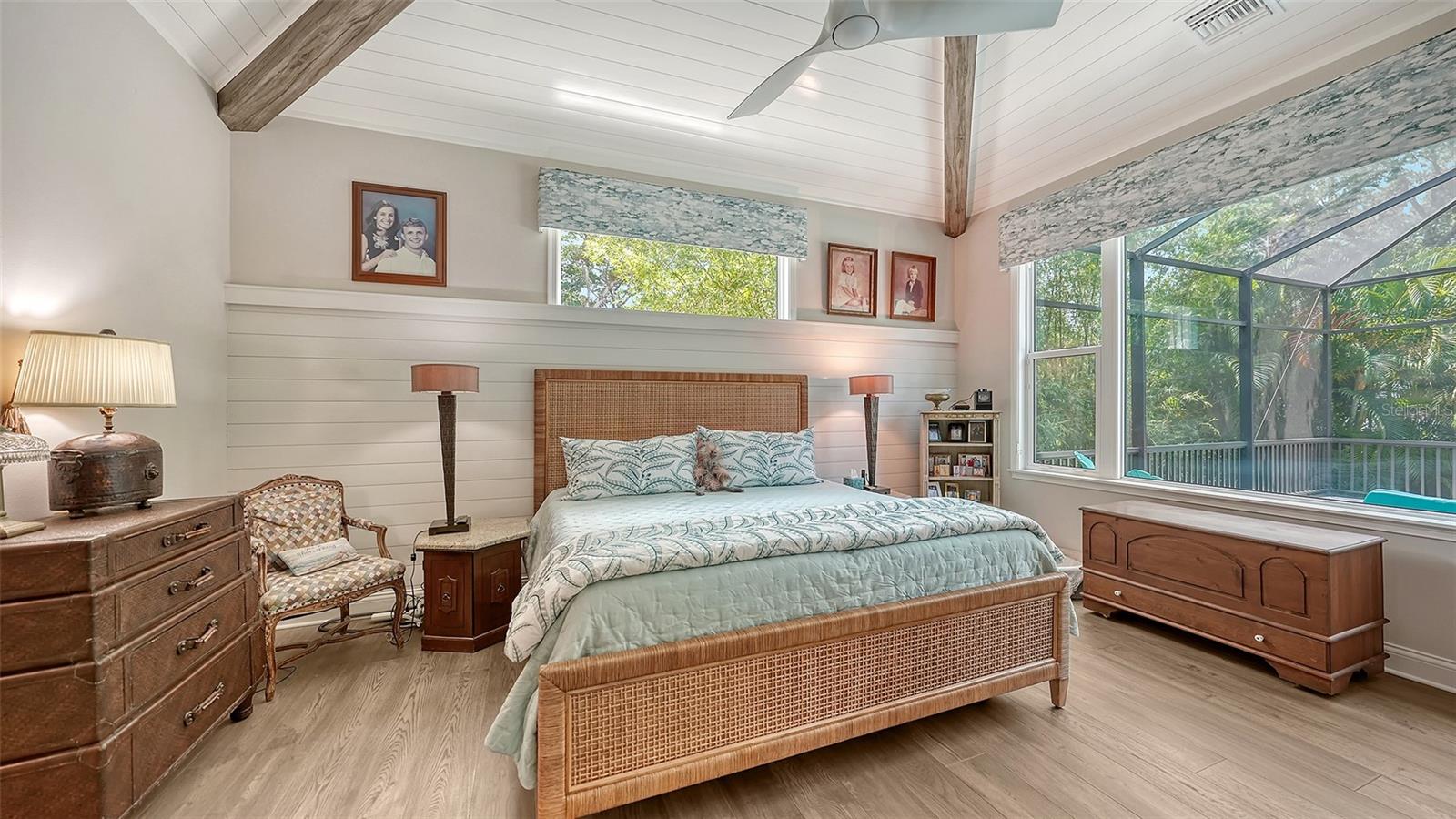 PARADISE SHORES - Residential