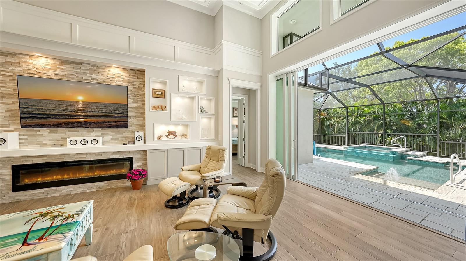 PARADISE SHORES - Residential