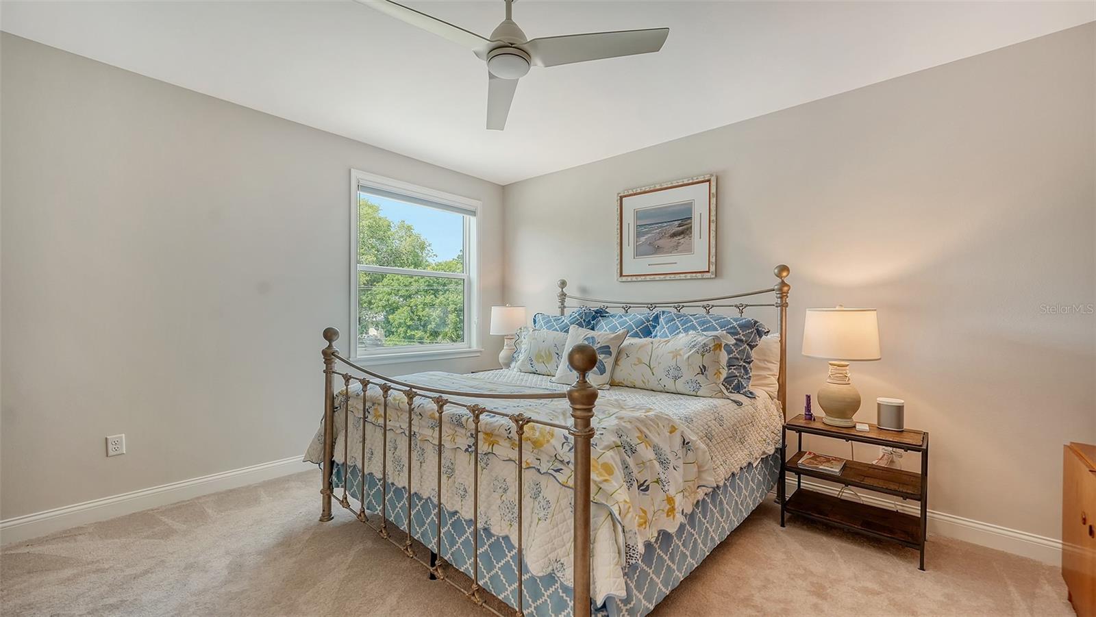 PARADISE SHORES - Residential