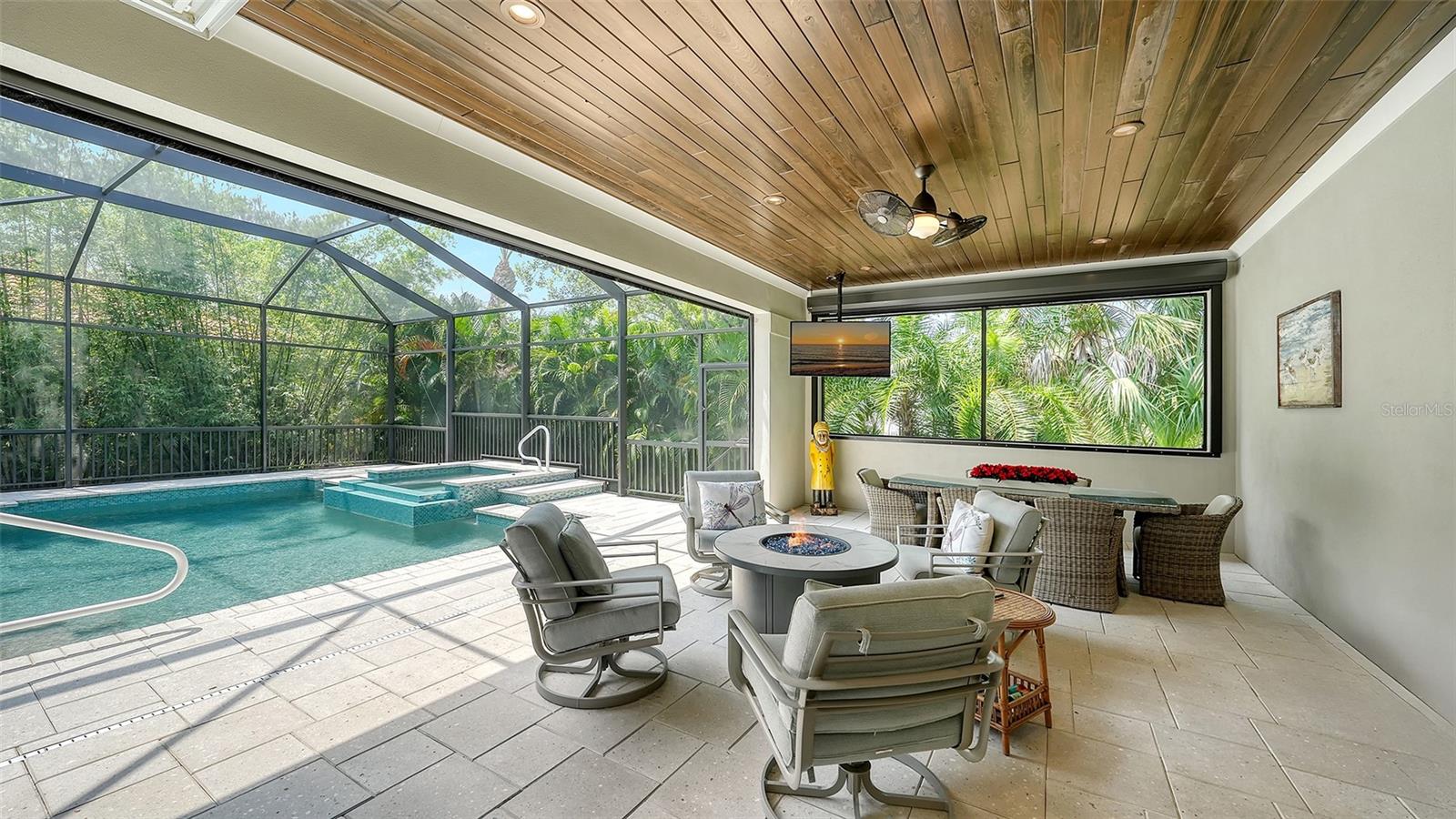PARADISE SHORES - Residential