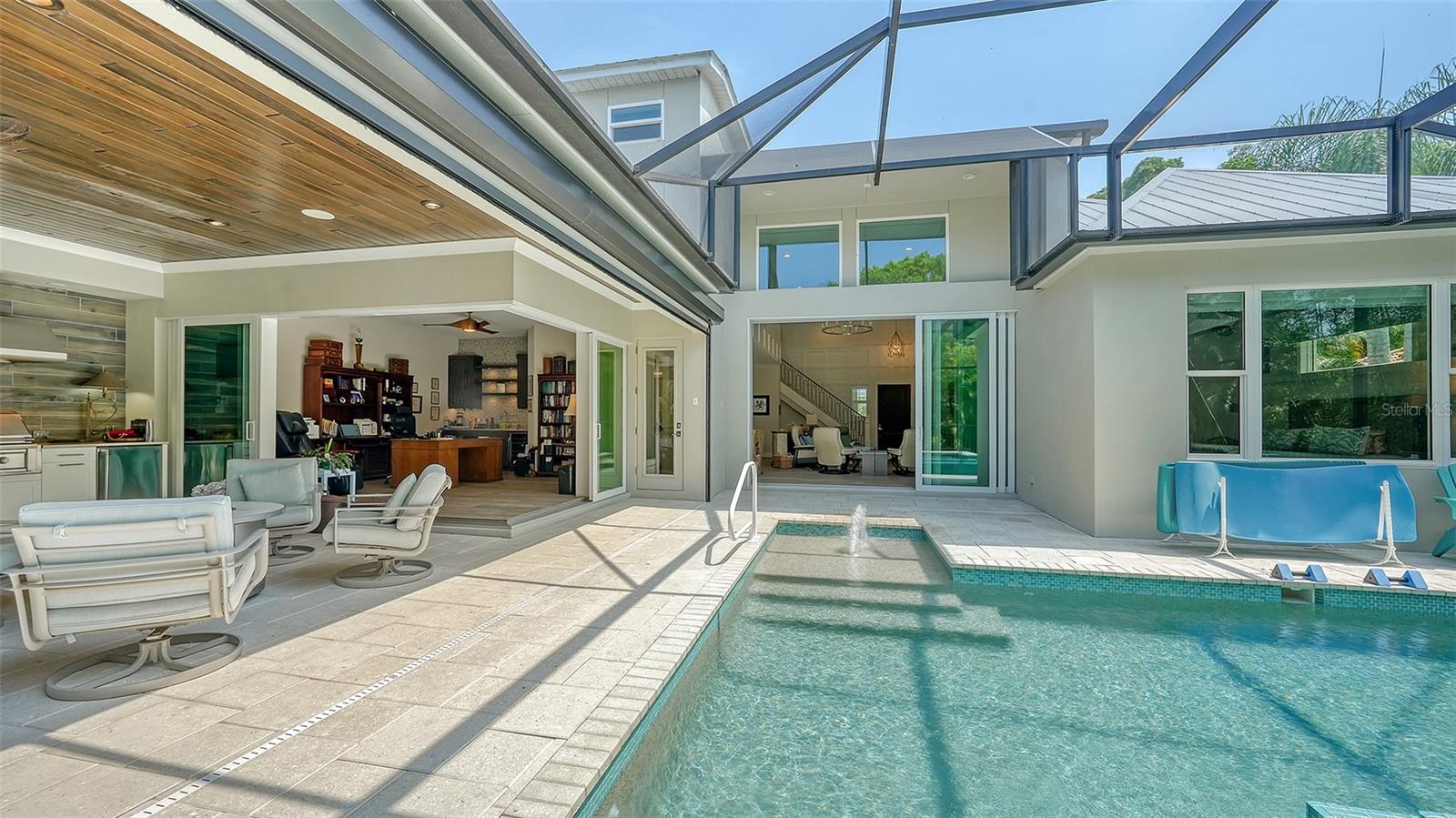 PARADISE SHORES - Residential