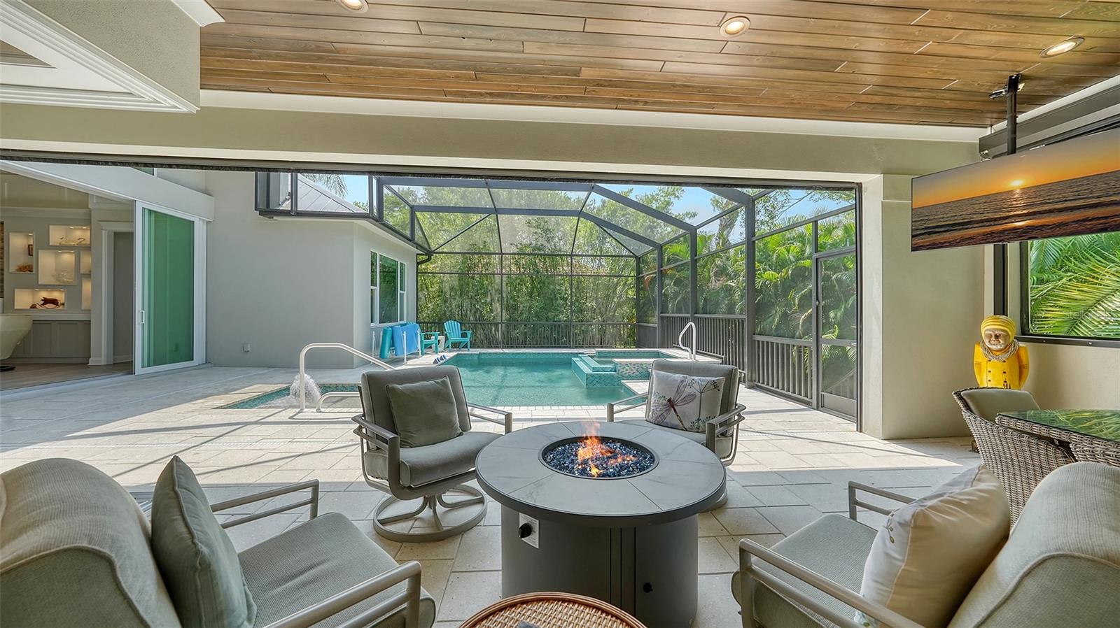 PARADISE SHORES - Residential