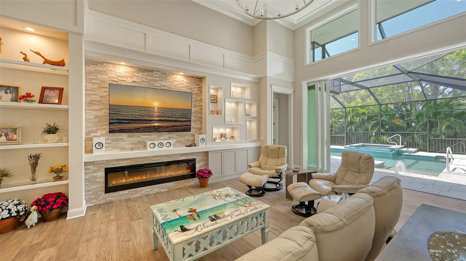 PARADISE SHORES - Residential