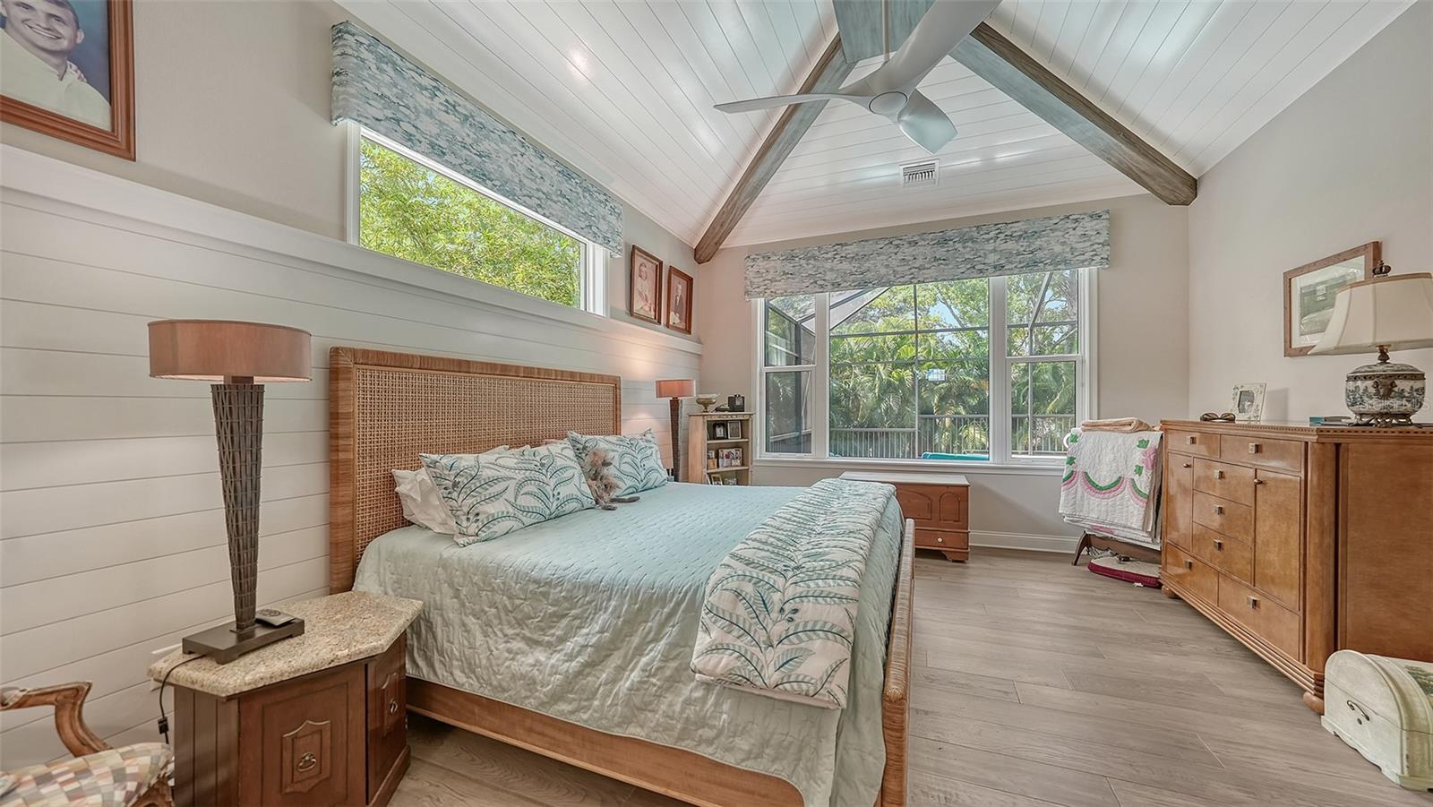 PARADISE SHORES - Residential