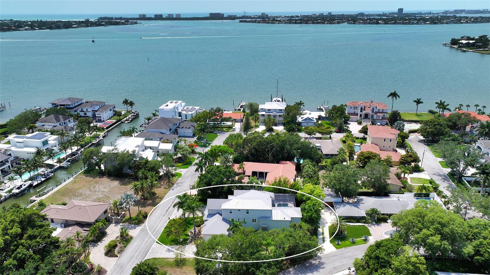 PARADISE SHORES - Residential