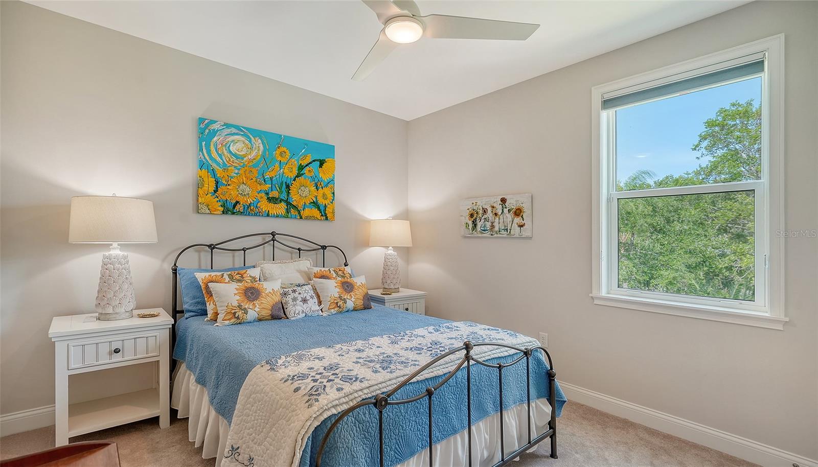 PARADISE SHORES - Residential