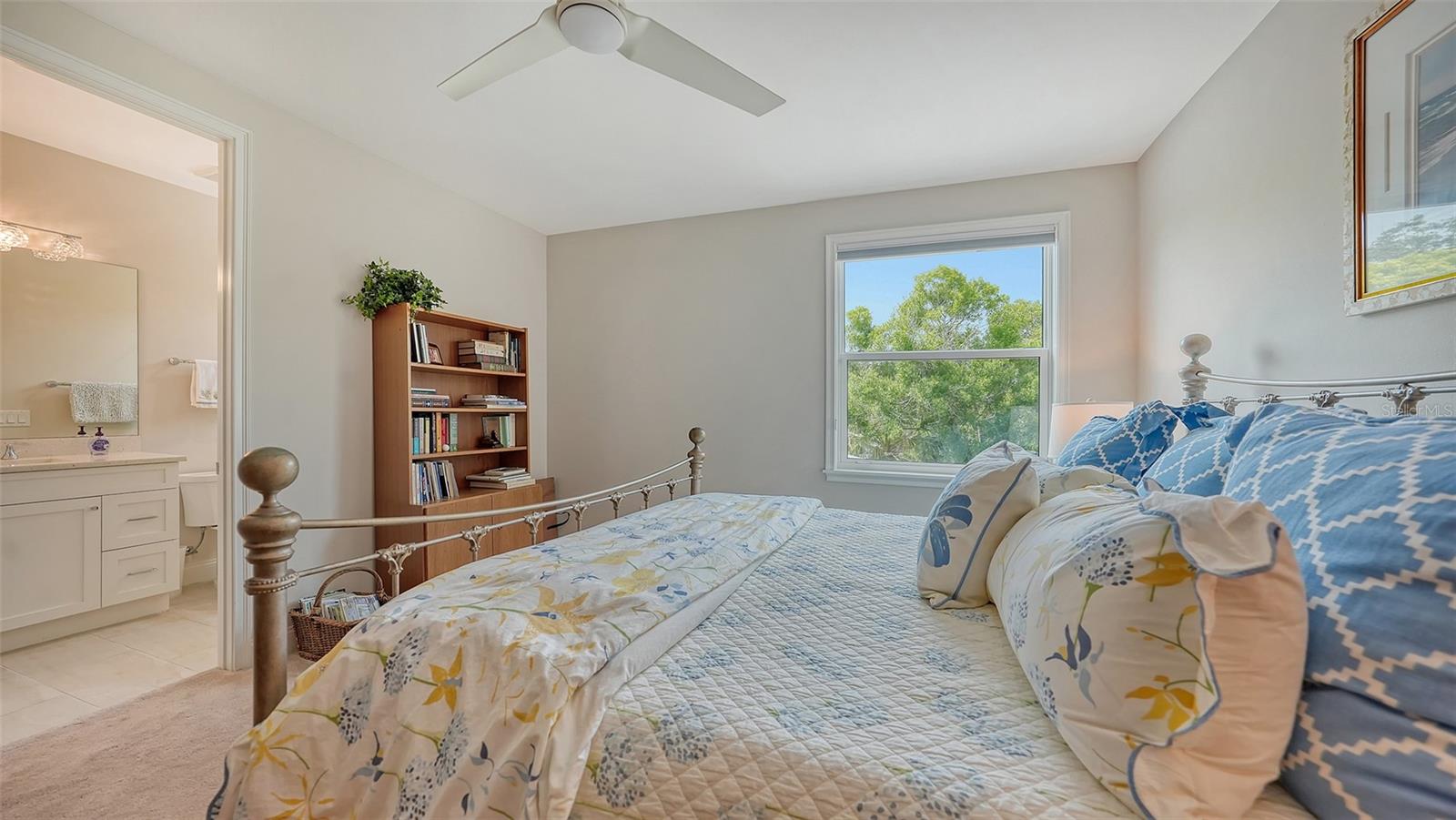 PARADISE SHORES - Residential