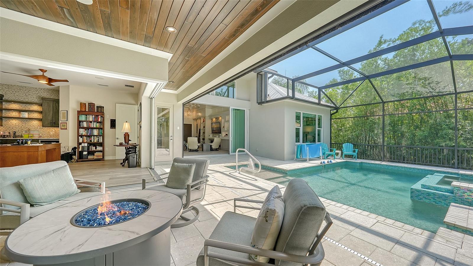 PARADISE SHORES - Residential
