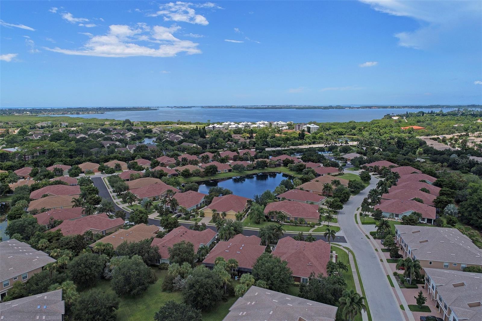 PALMA SOLA TRACE CONDO OR2185/736 - Residential