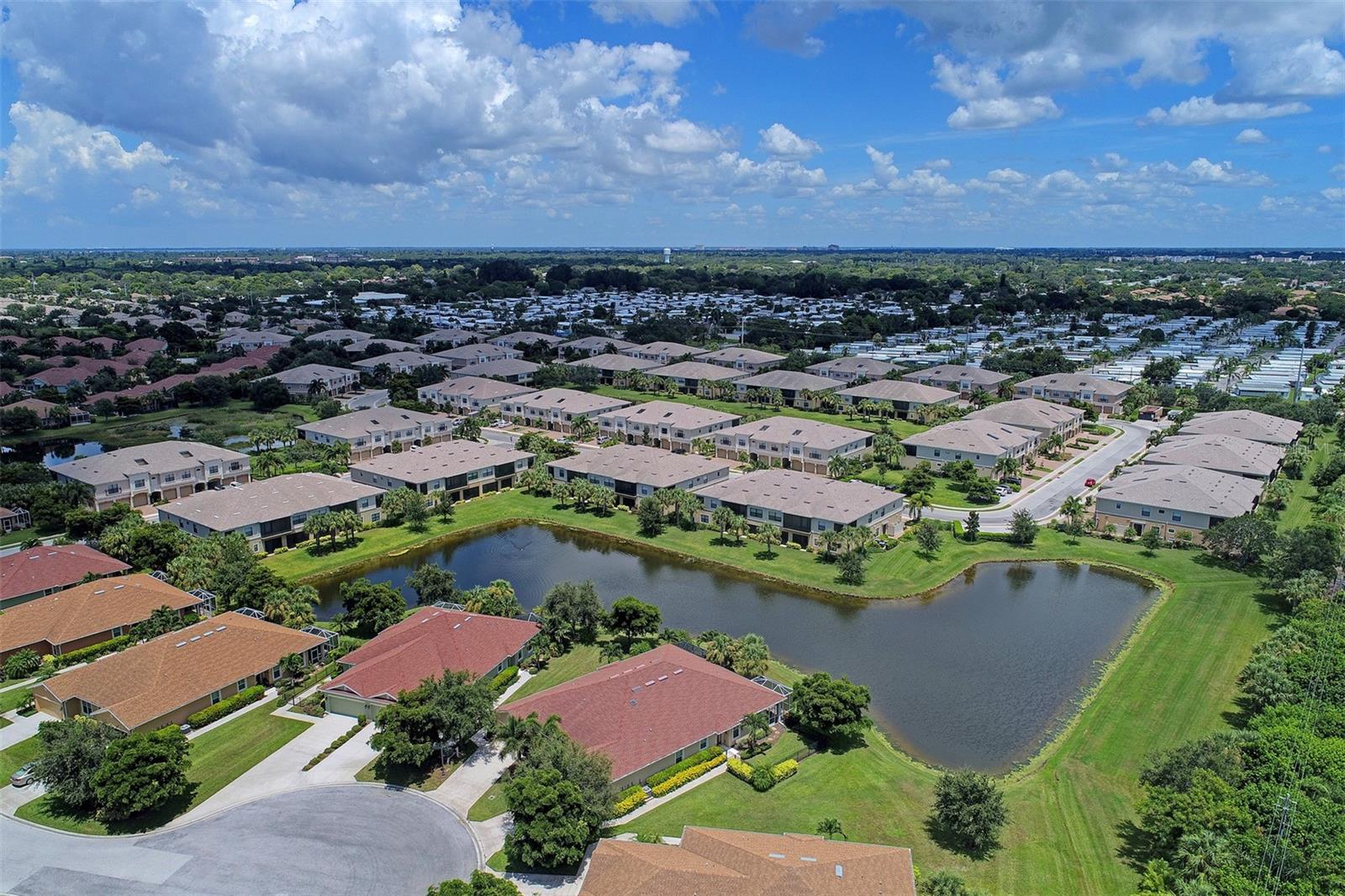 PALMA SOLA TRACE CONDO OR2185/736 - Residential