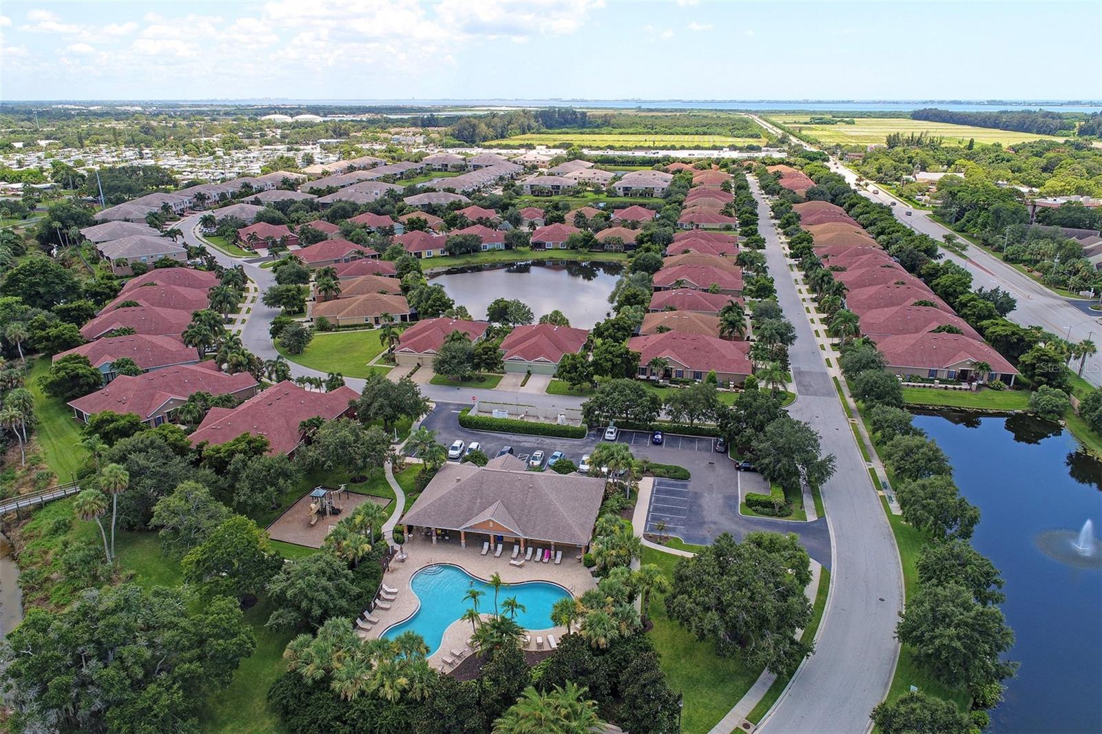 PALMA SOLA TRACE CONDO OR2185/736 - Residential
