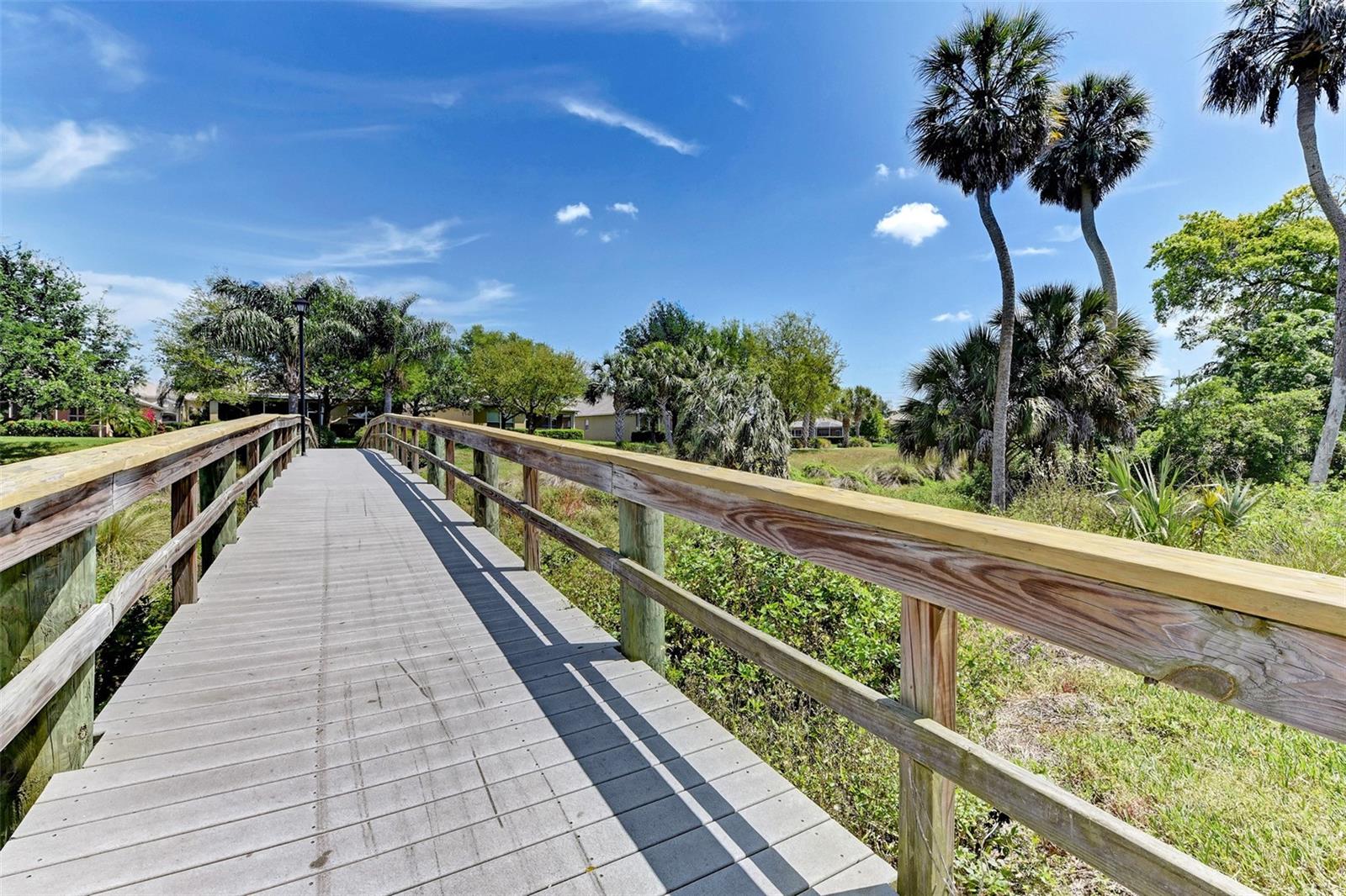 PALMA SOLA TRACE CONDO OR2185/736 - Residential