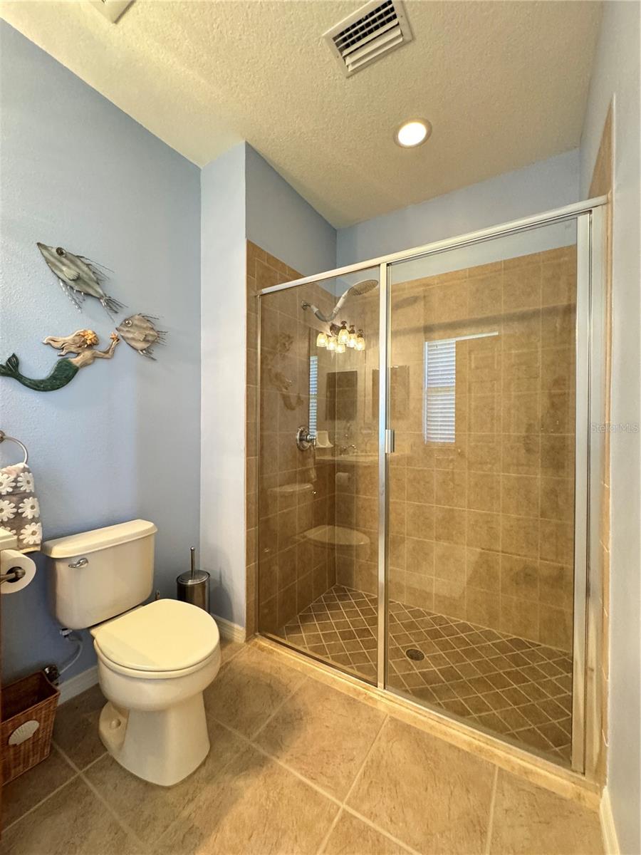 PALMA SOLA TRACE CONDO OR2185/736 - Residential