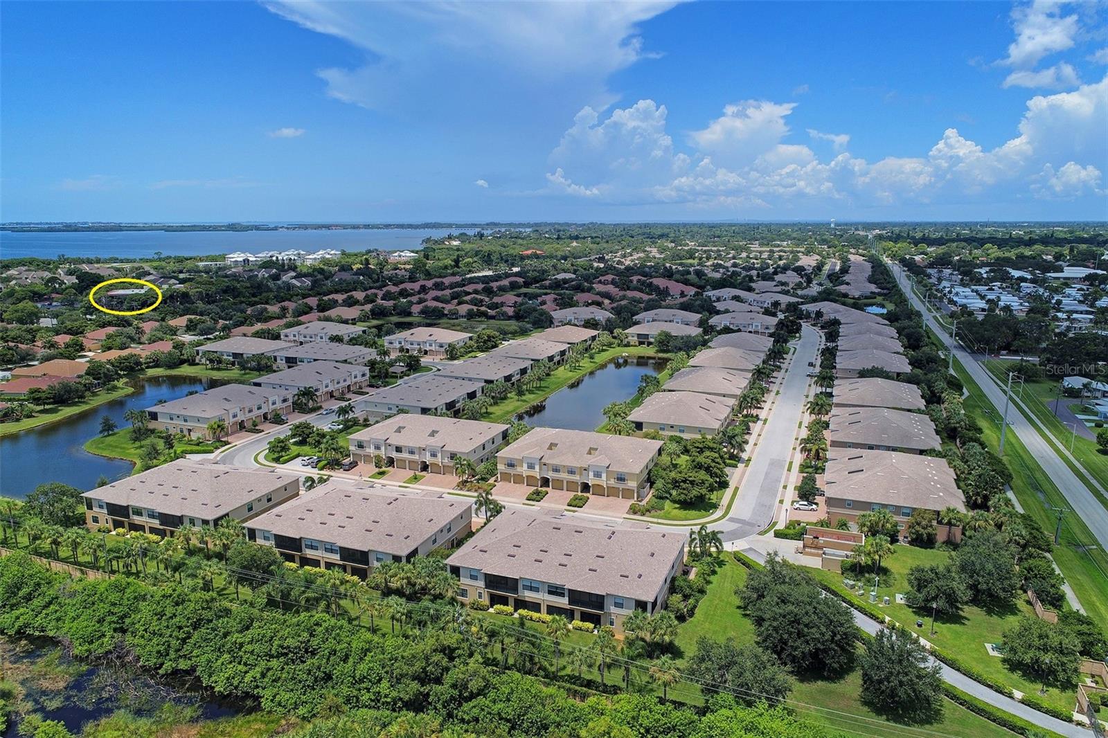 PALMA SOLA TRACE CONDO OR2185/736 - Residential