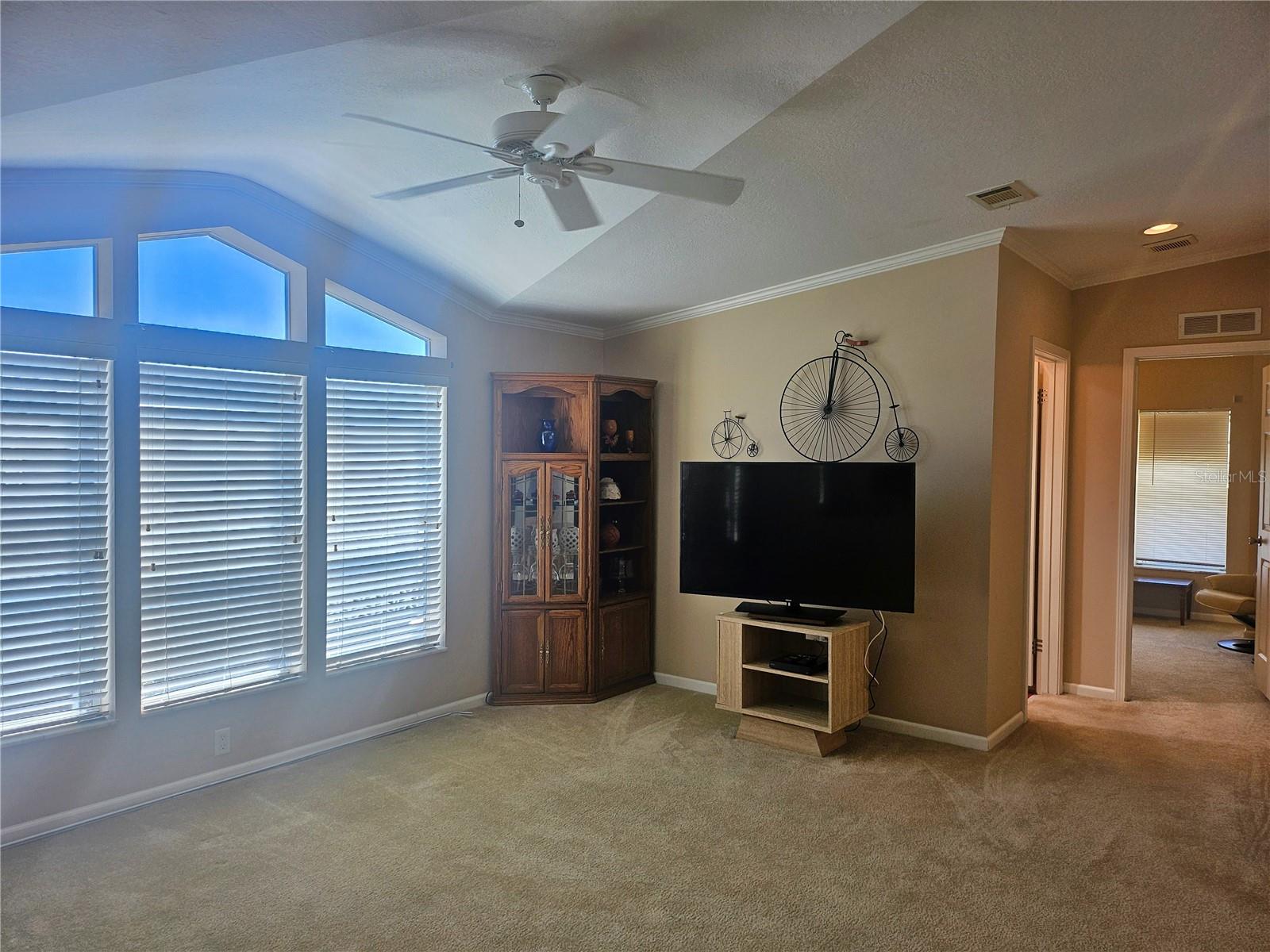 OAKWOOD MANOR - Residential